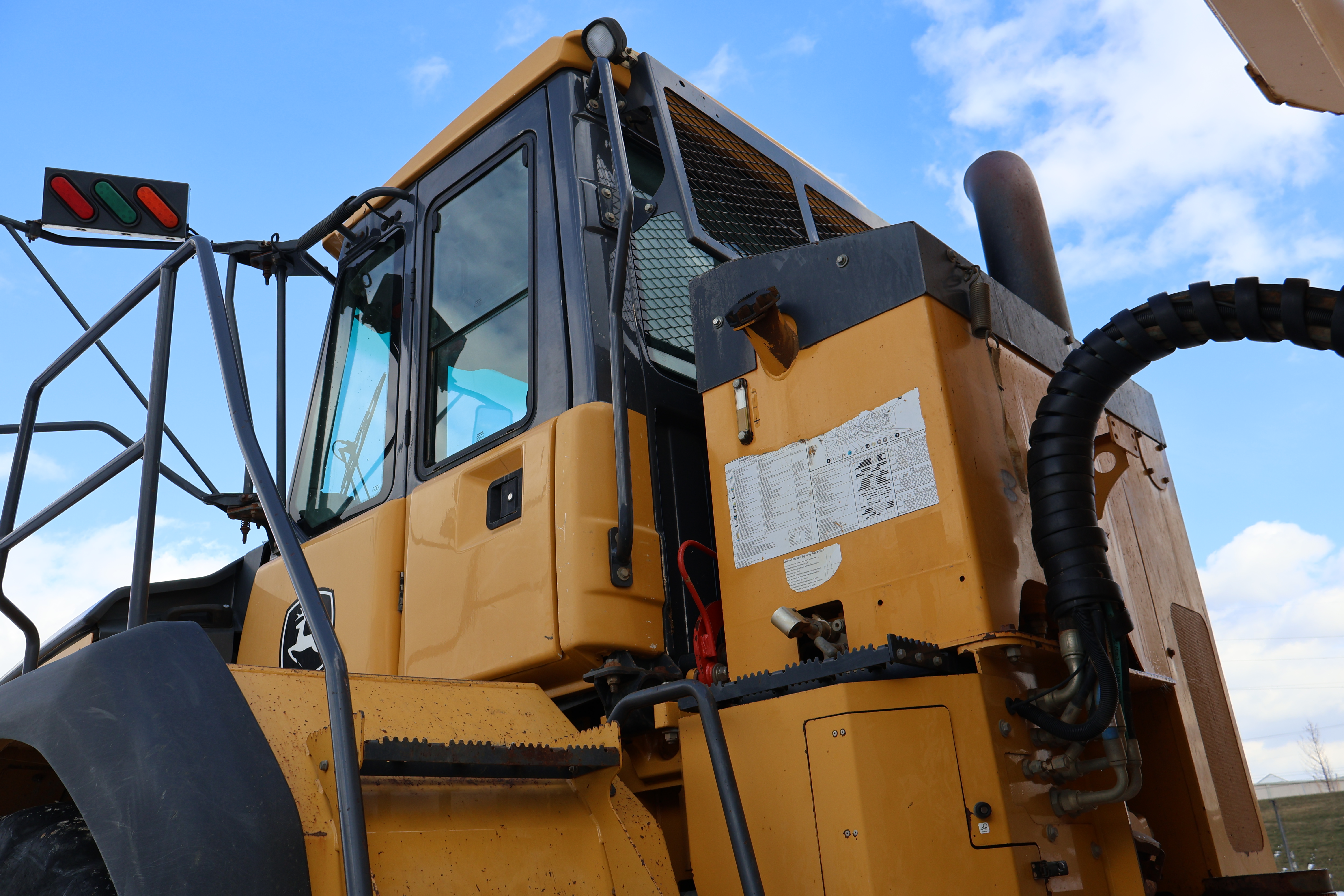 2014 DEERE 460E - Image 32