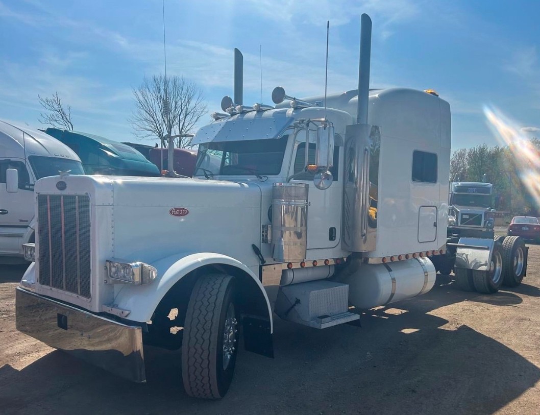 2007 PETERBILT 379 EXHD - view 2 of 31
