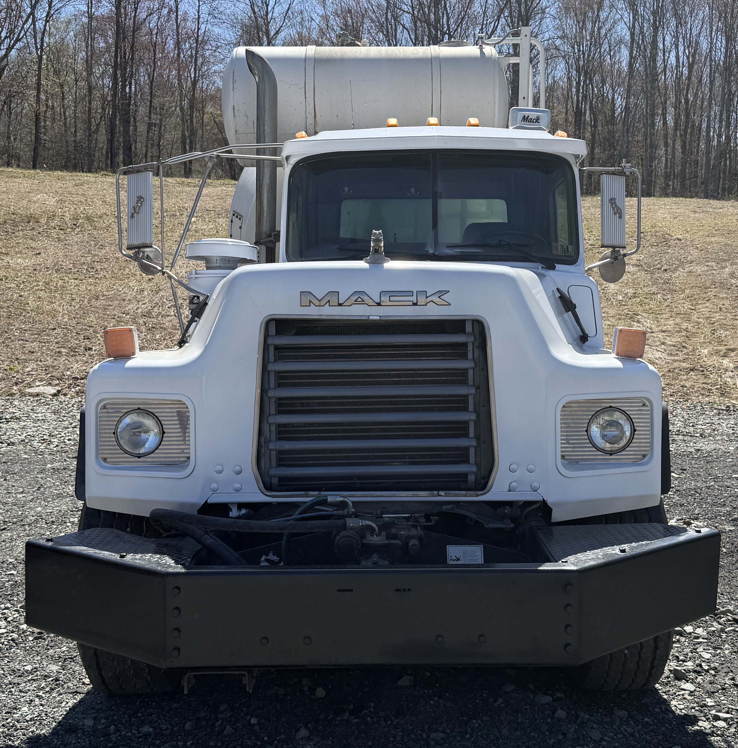 2005 MACK DM690S - view 2 of 45