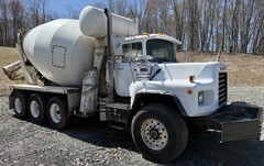 2005 MACK DM690S - Image 3
