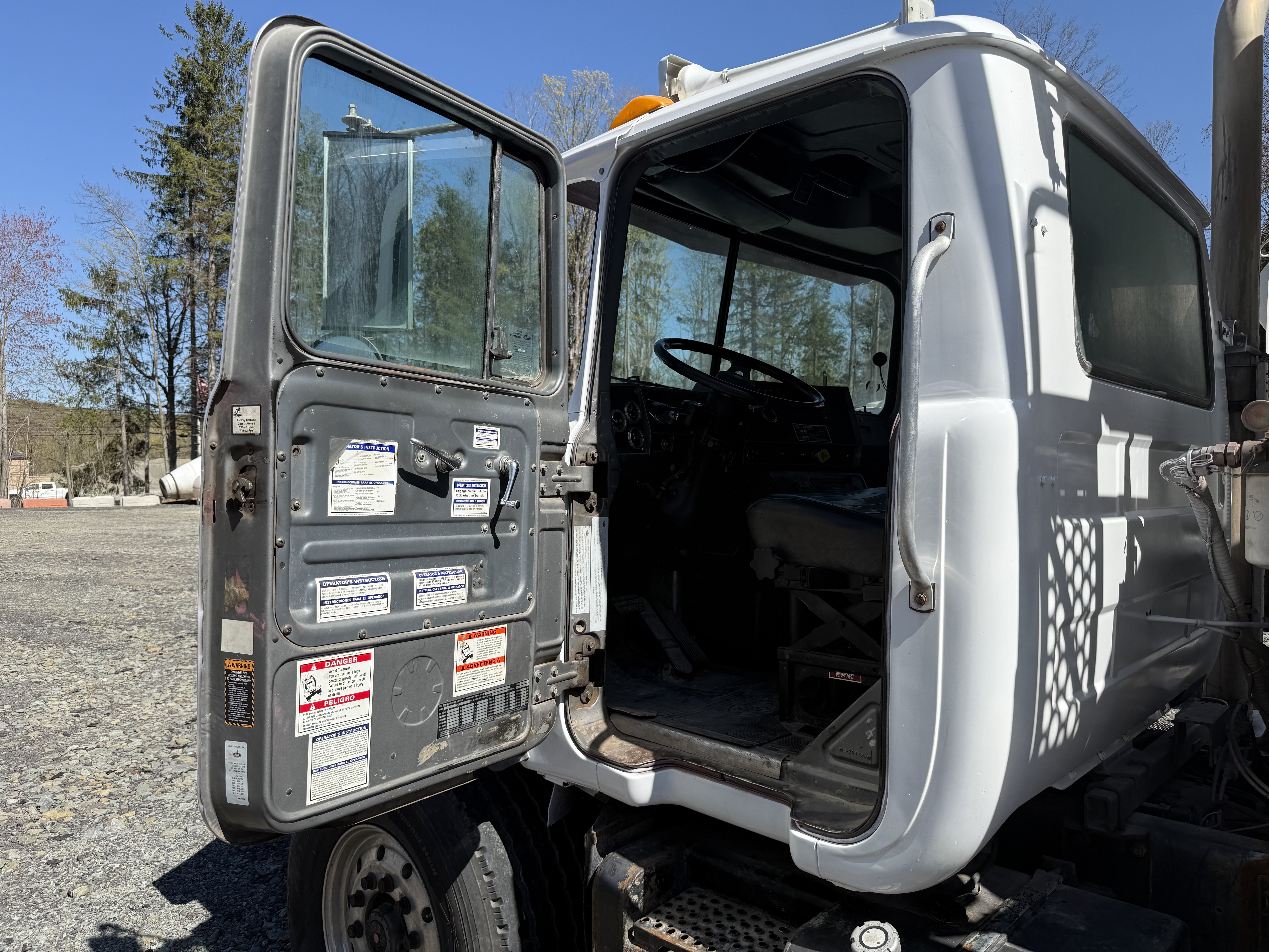 2005 MACK DM690S - view 9 of 45