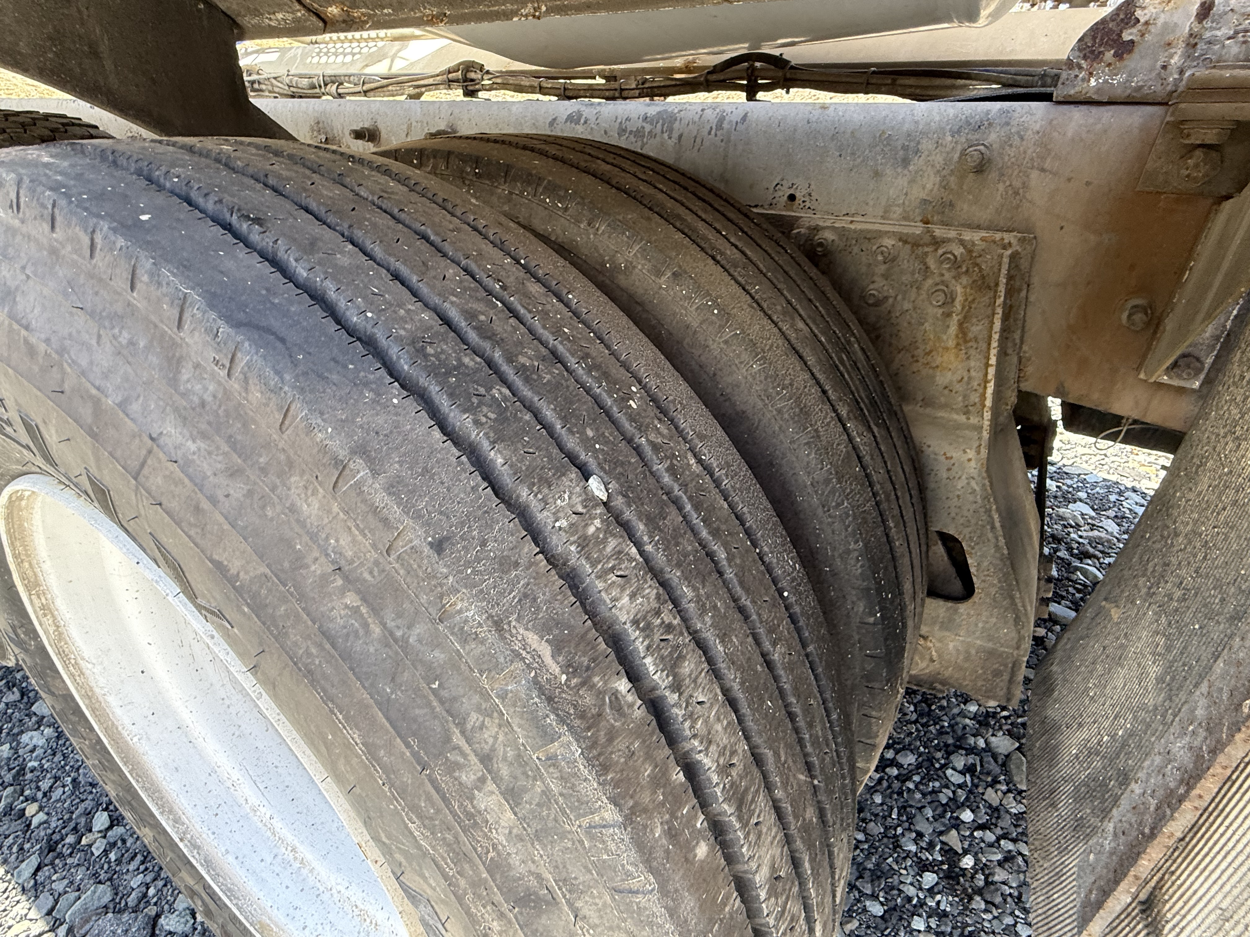 2005 MACK DM690S - Image 40