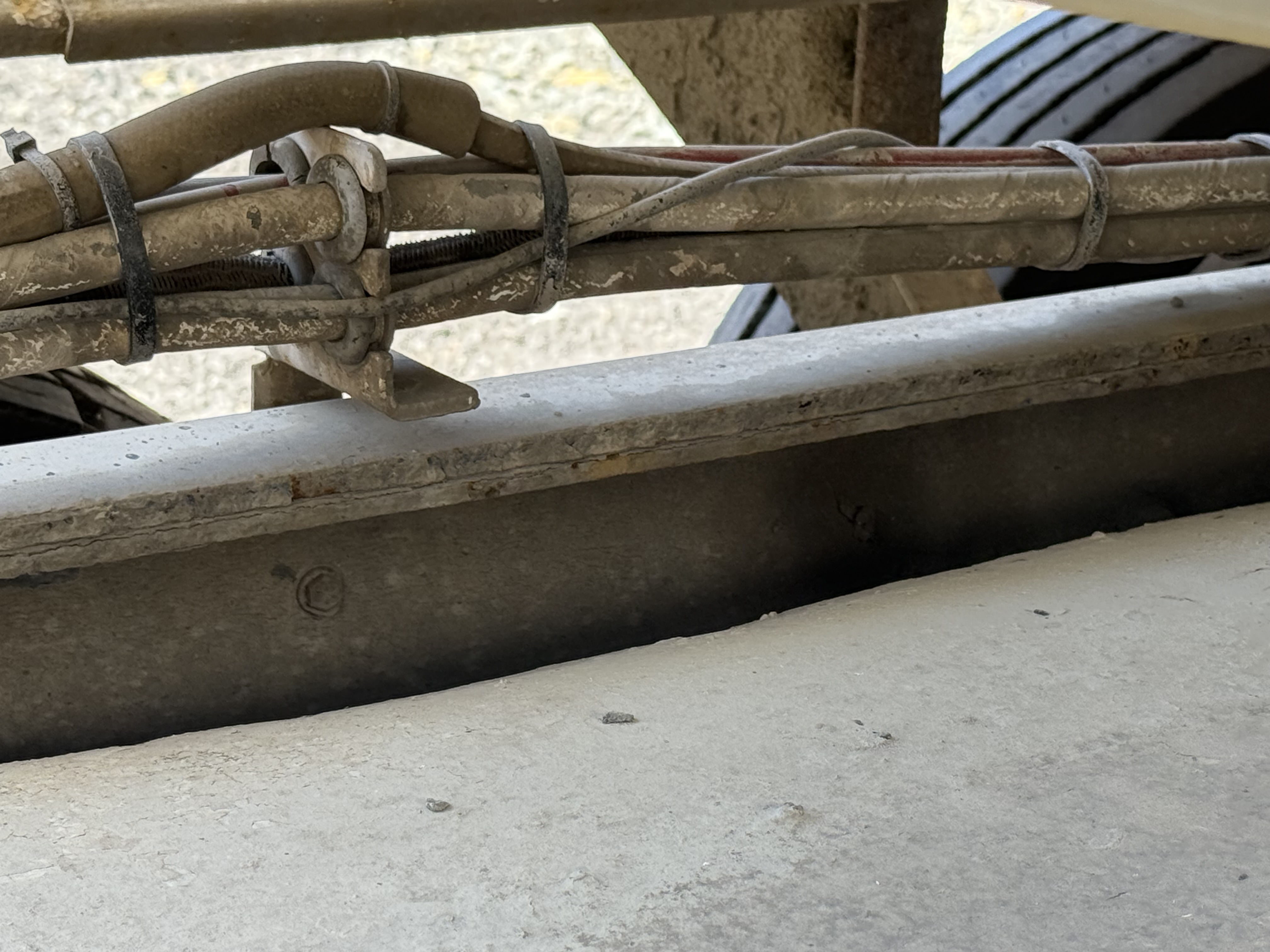 2005 MACK DM690S - Image 44