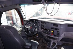 2016 PETERBILT 579 - Image 18