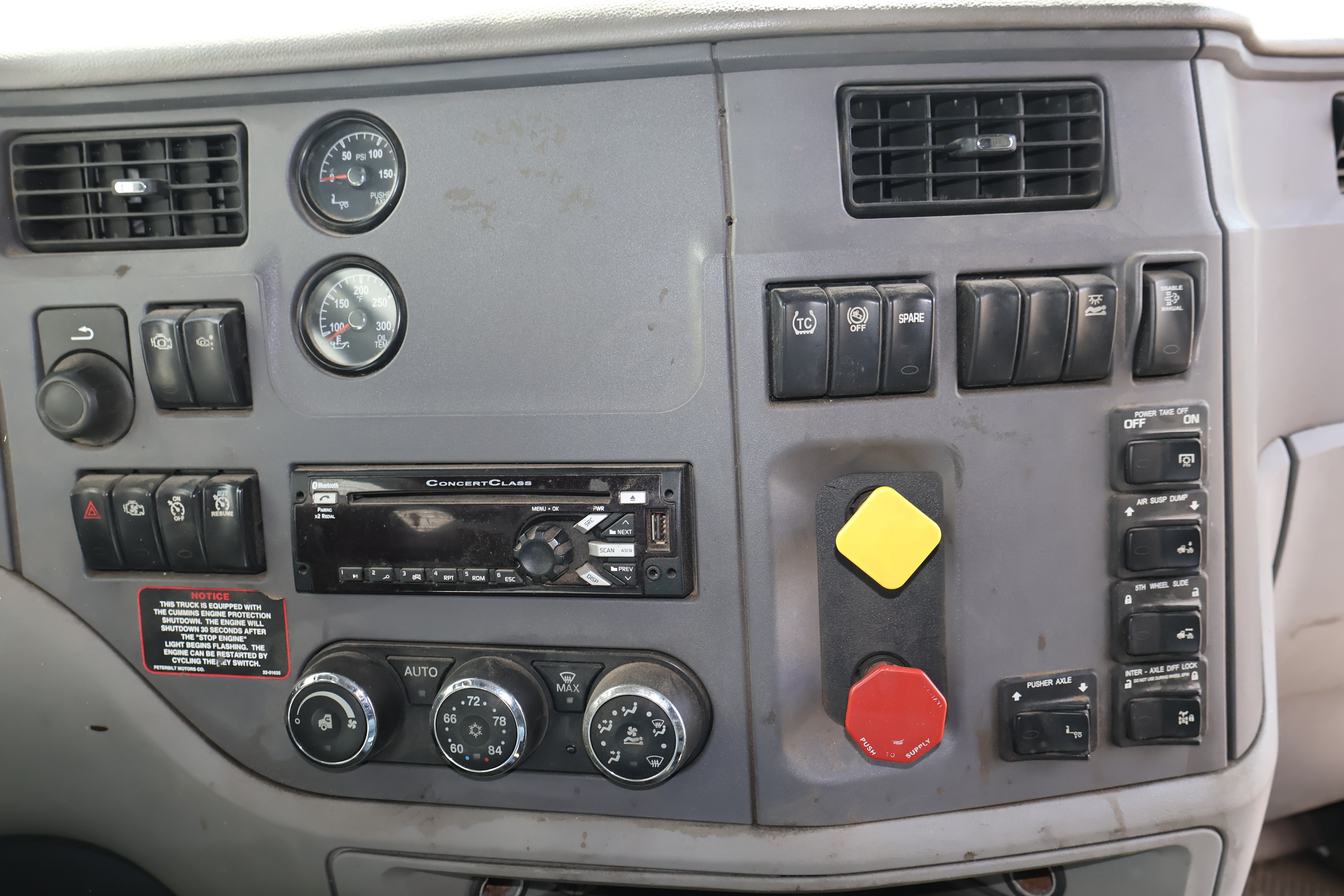 2016 PETERBILT 579 - view 20 of 38