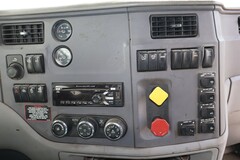 2016 PETERBILT 579 - Image 20