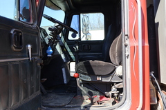 1996 MACK CH613 - Image 28