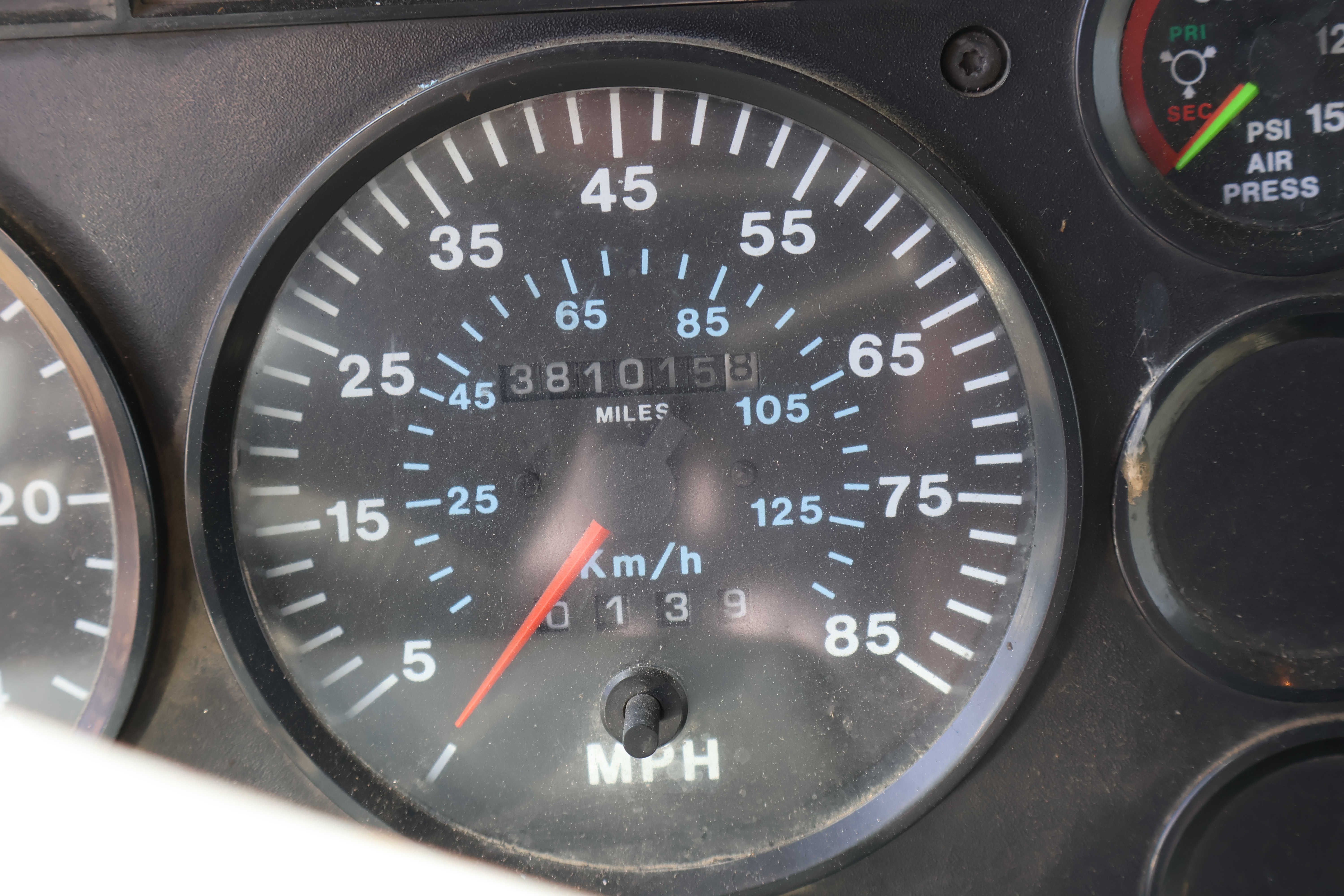 1996 MACK CH613 - Image 31