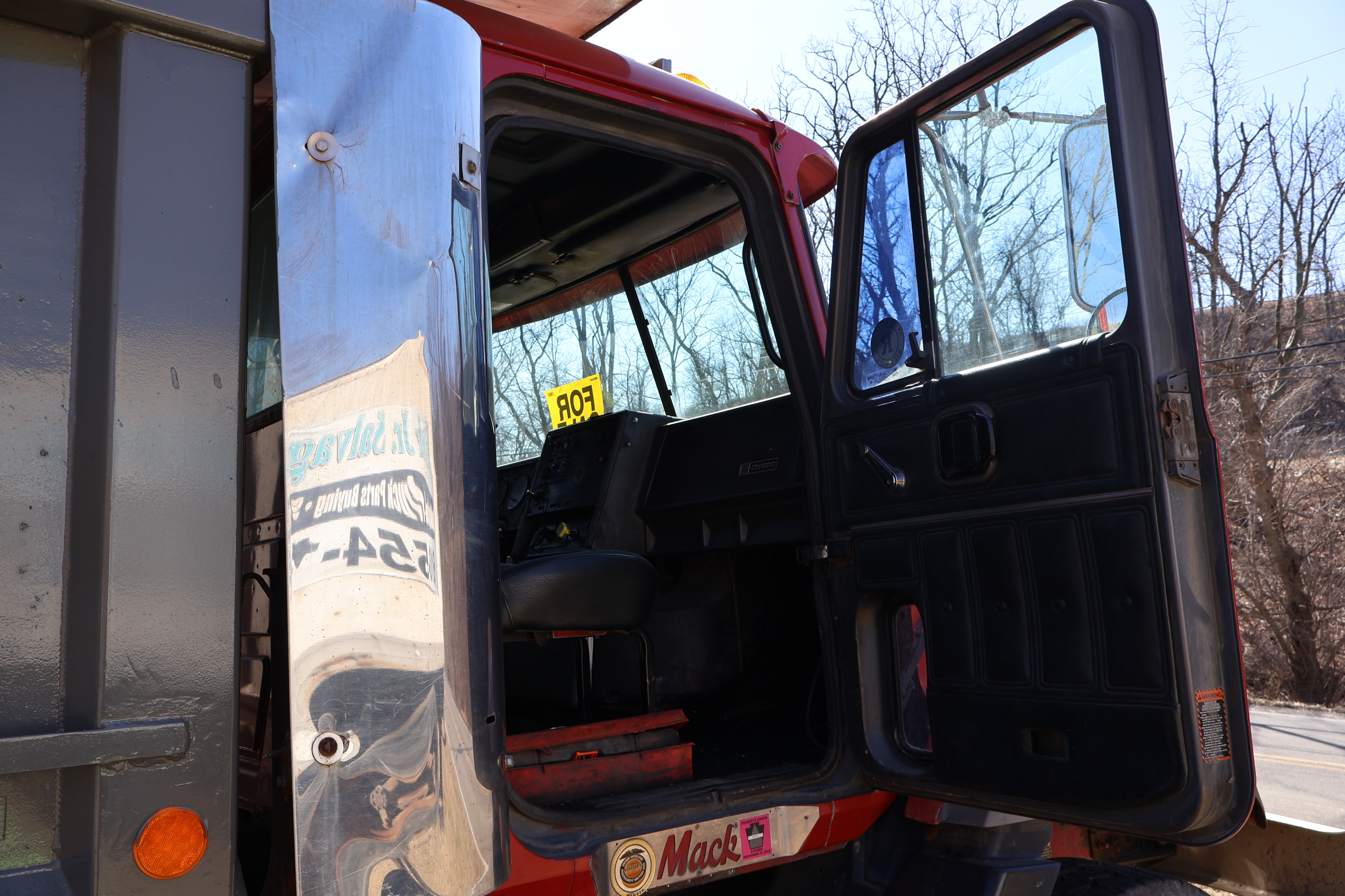 1996 MACK CH613 - Image 40