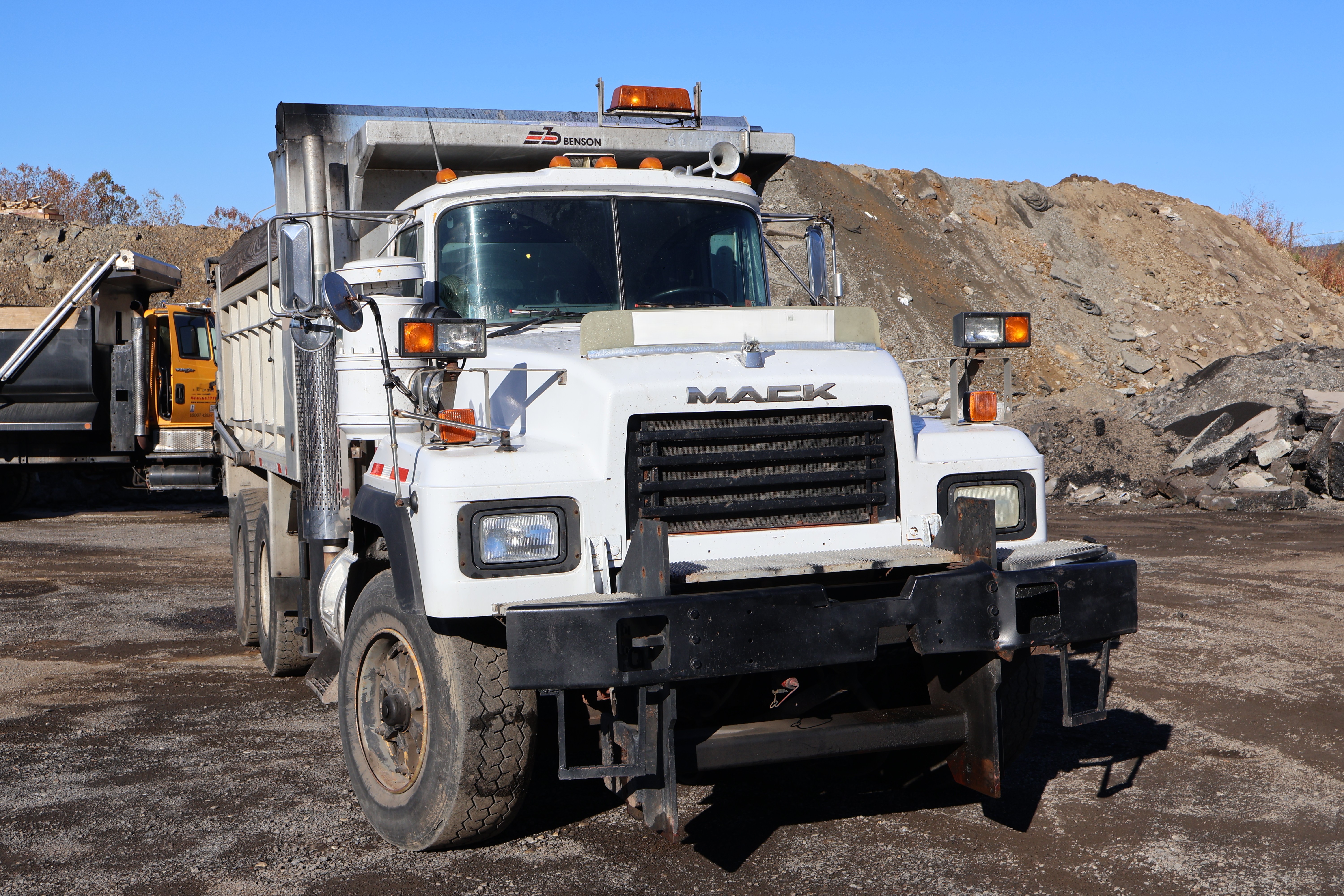 1996 MACK RD690S - Image 3