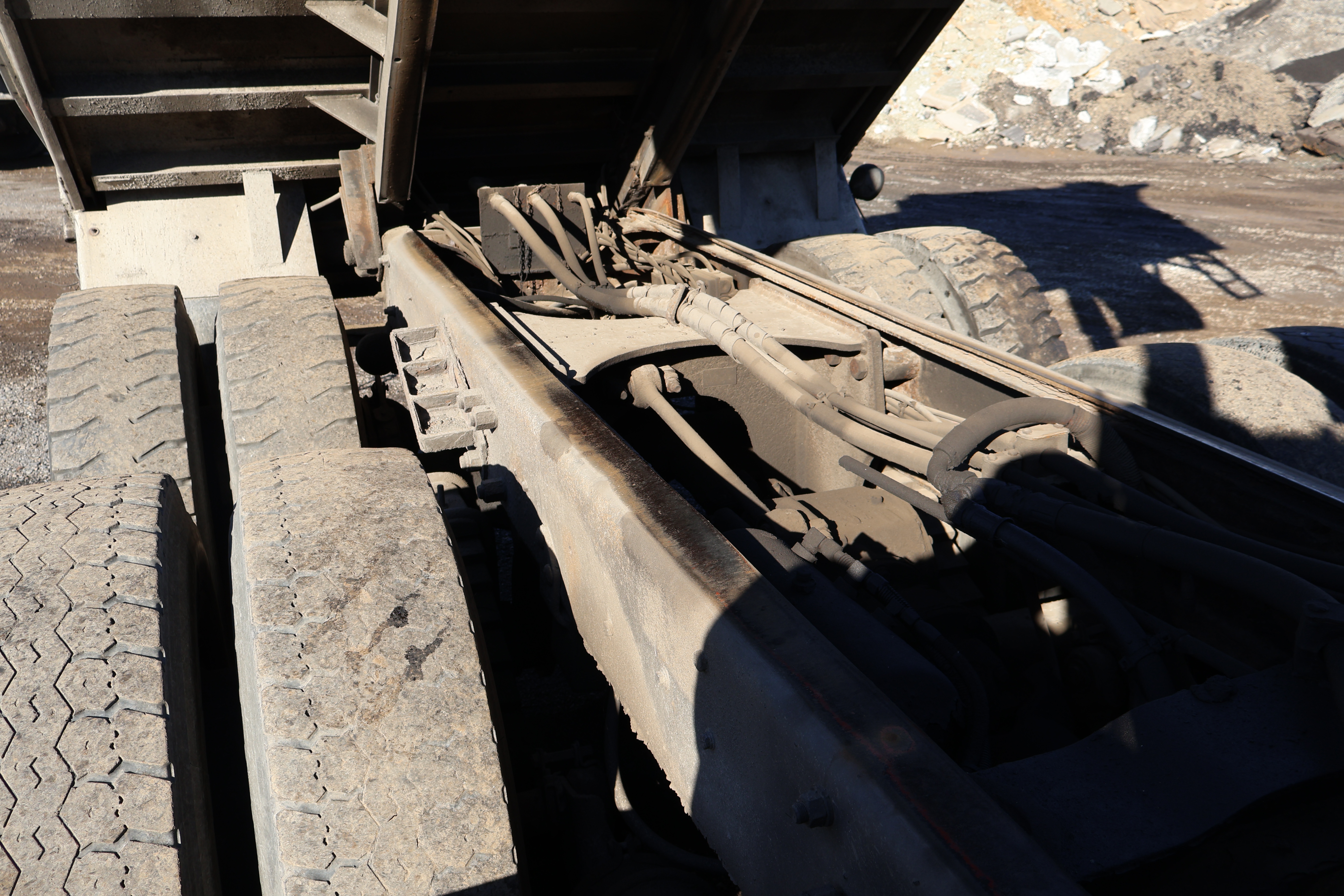 1996 MACK RD690S - Image 22