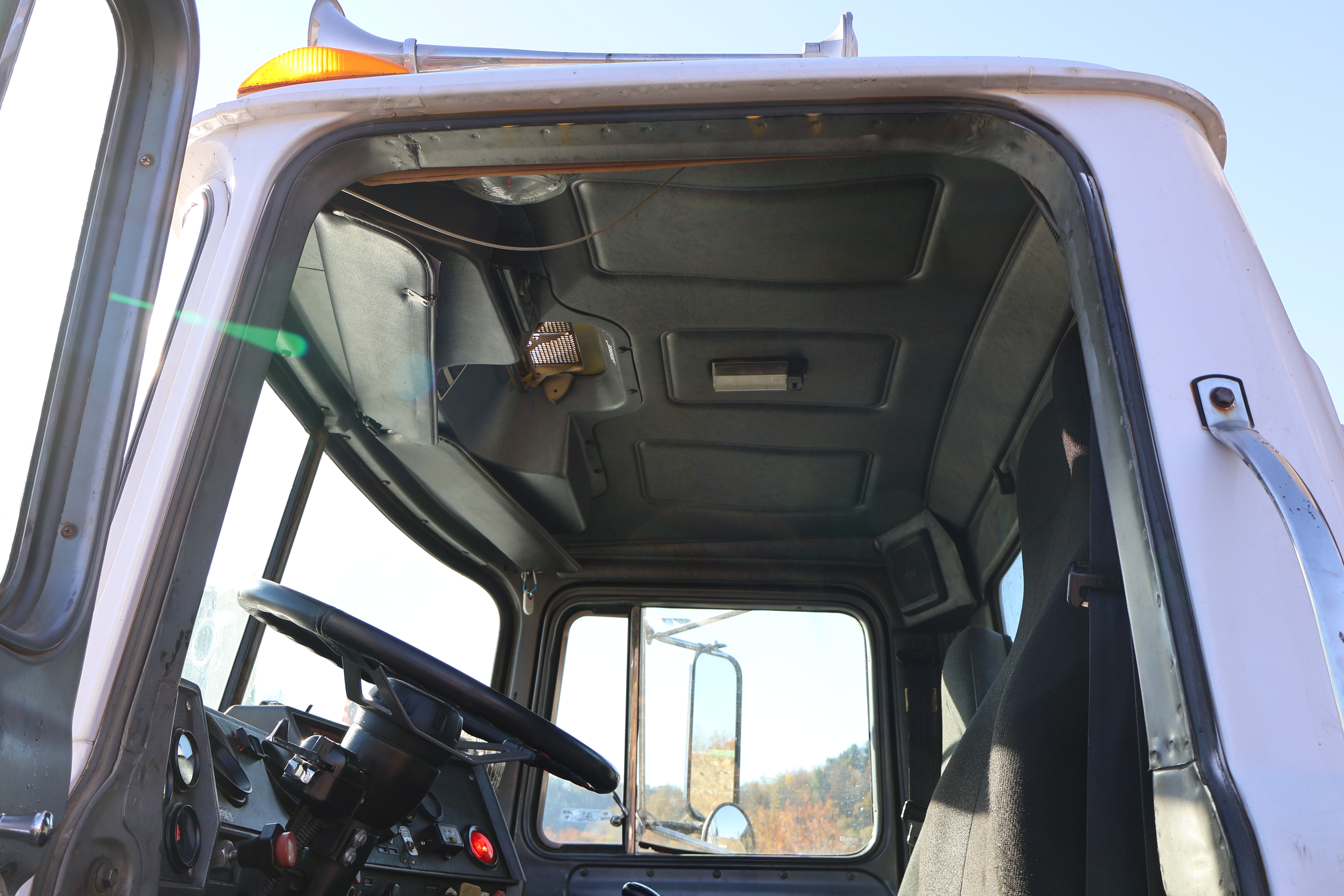 1996 MACK RD690S - Image 32