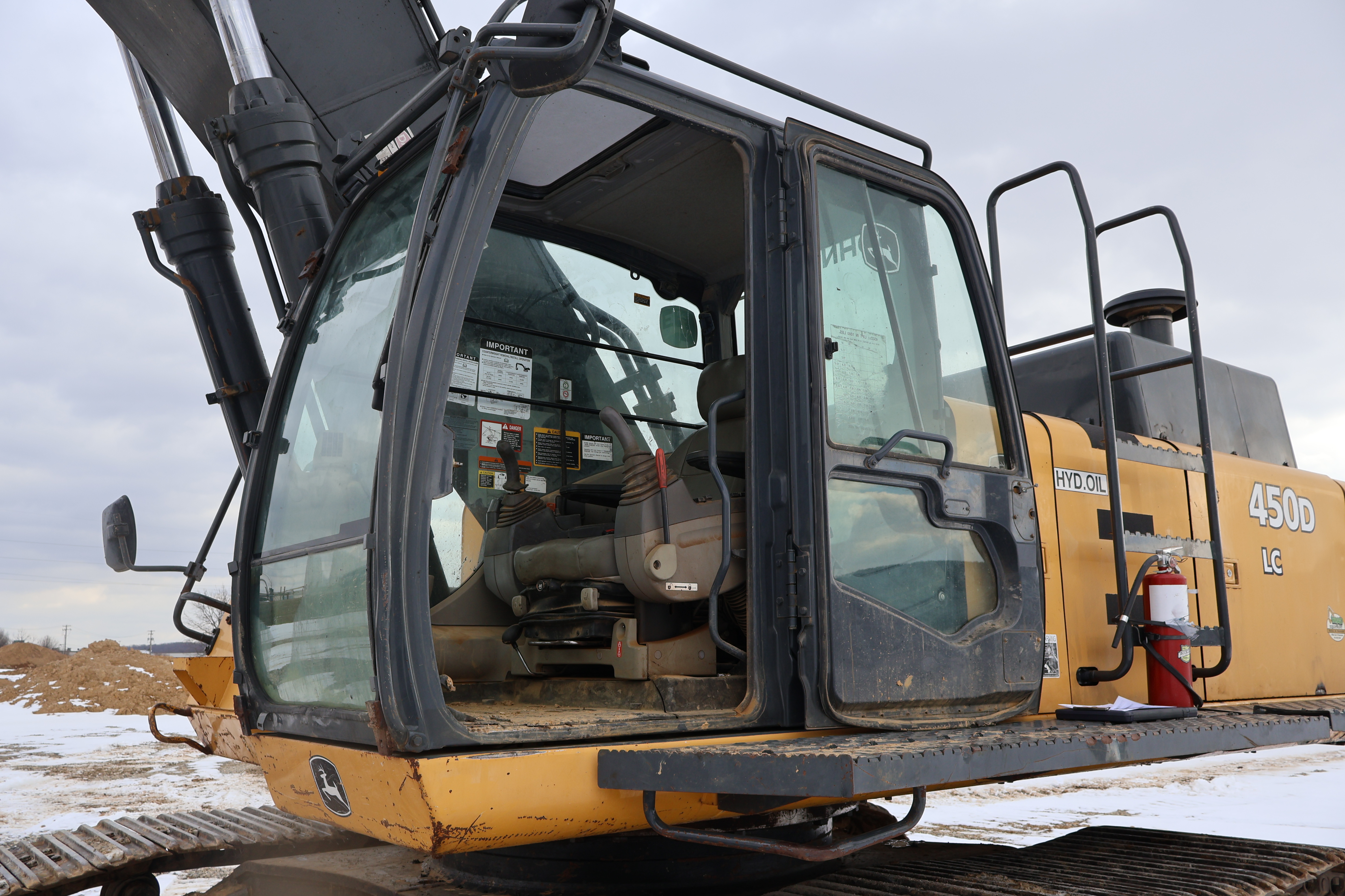 2006 DEERE 450D LC - Image 39