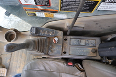 2006 DEERE 450D LC - Image 43