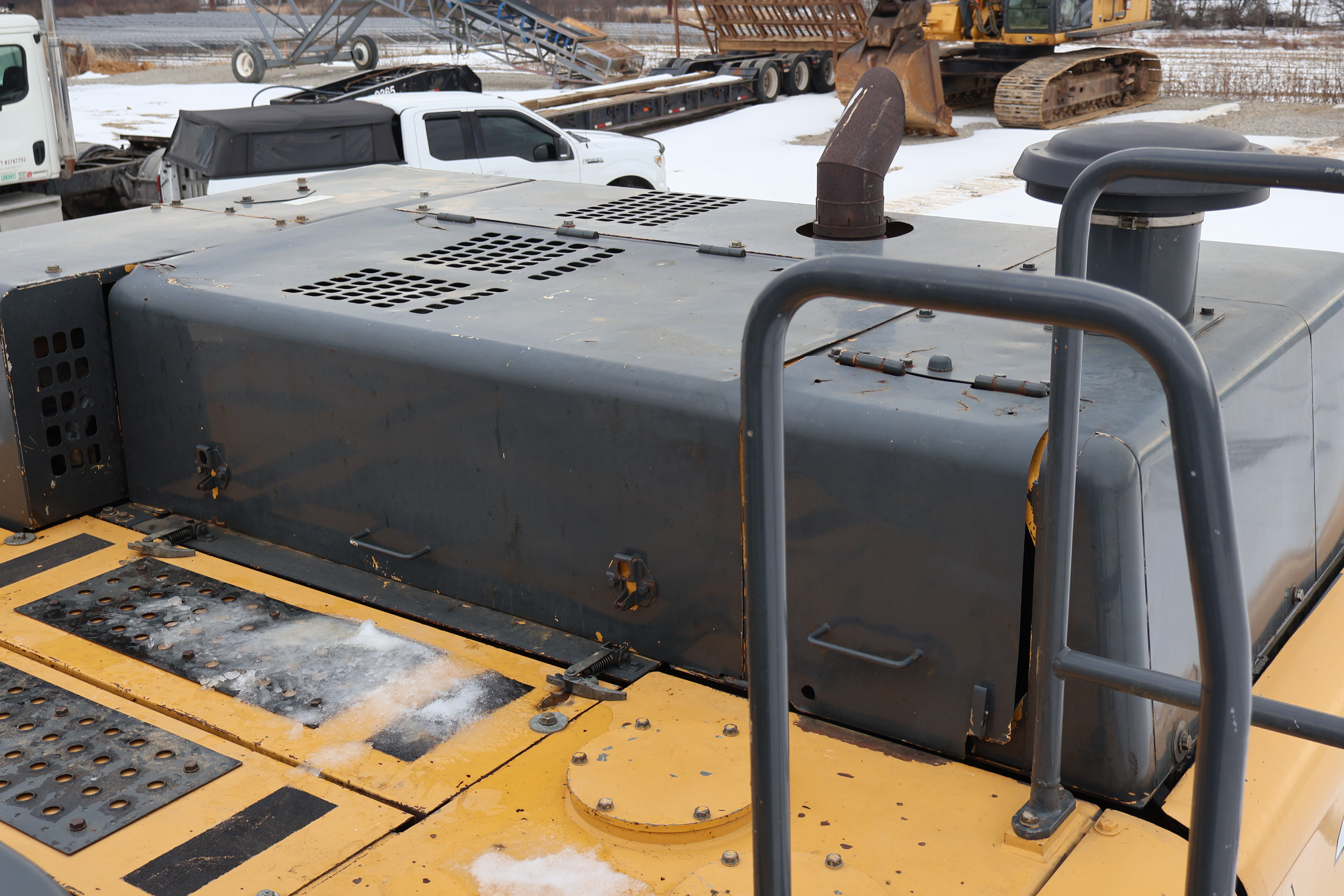 2006 DEERE 450D LC - Image 46