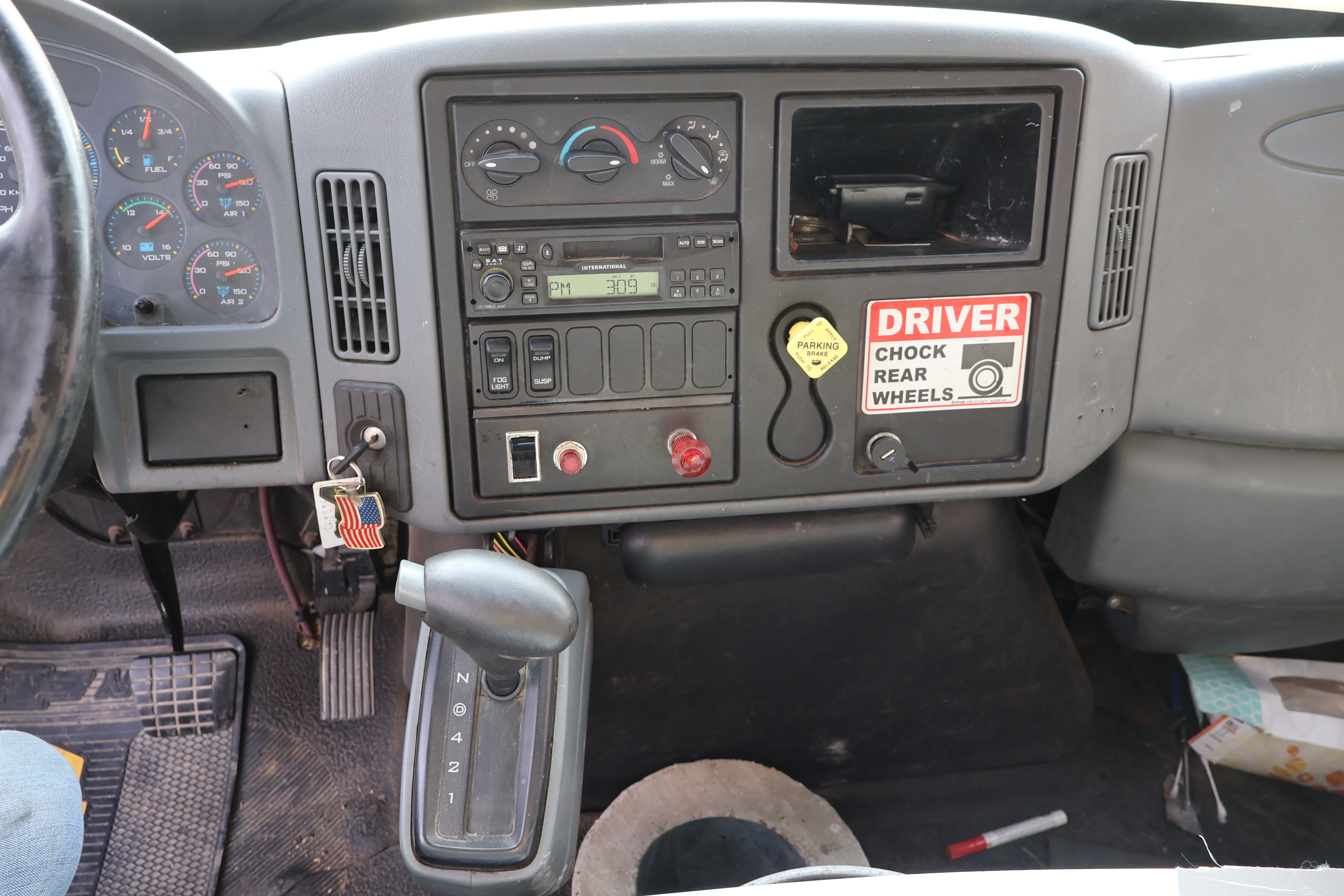 2007 INTERNATIONAL 4300 - Image 28
