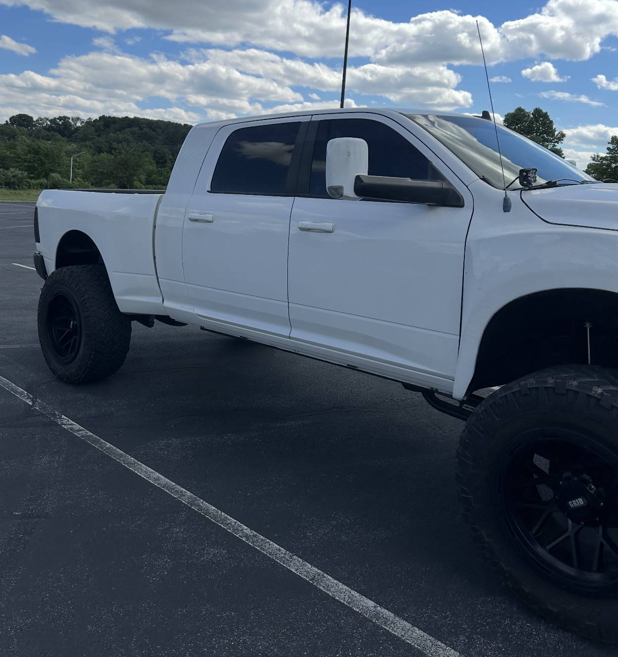 2013 RAM 3500 - Image 11