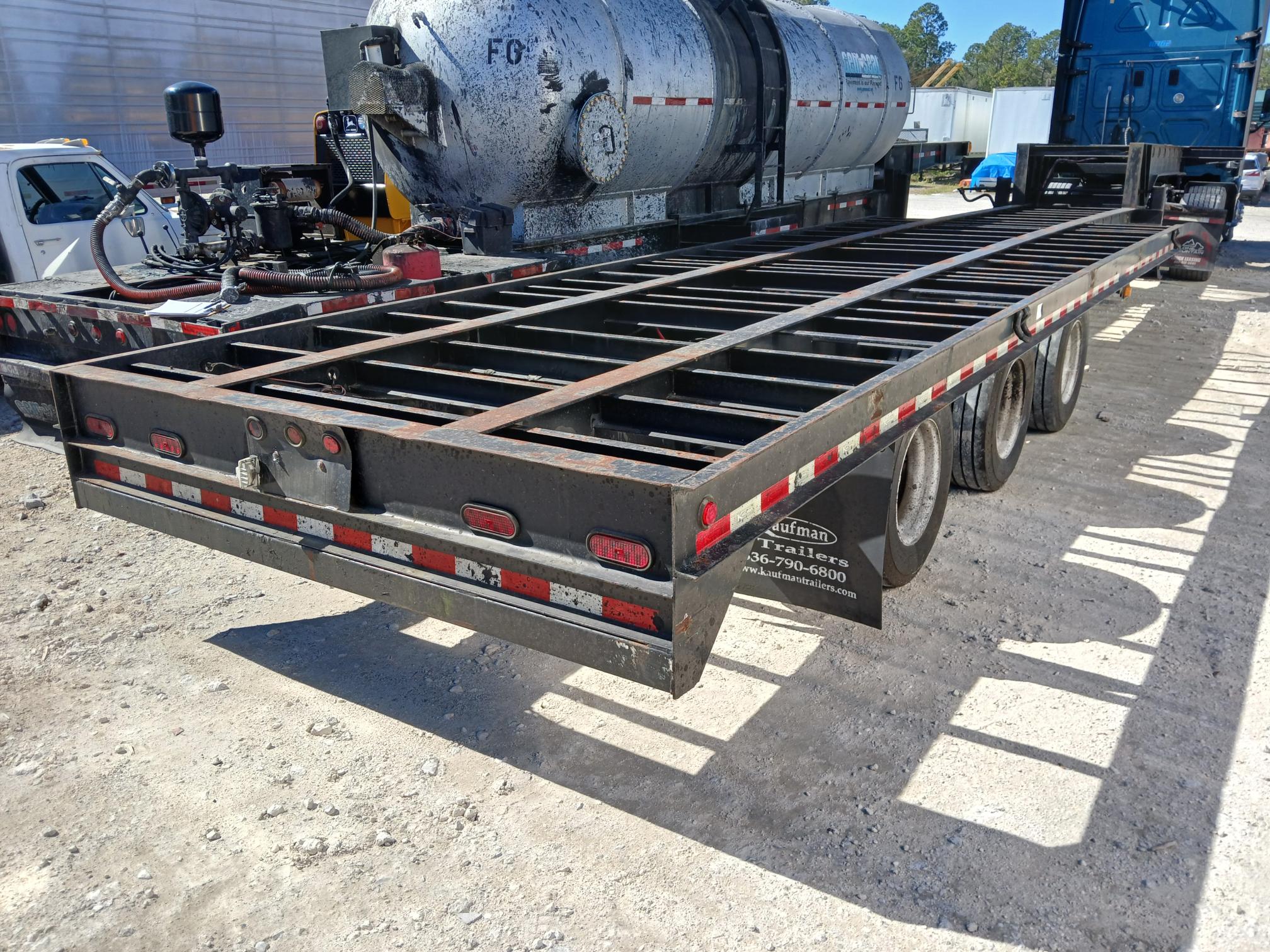 2017 KAUFMAN Tri-Axle - view 1 of 12