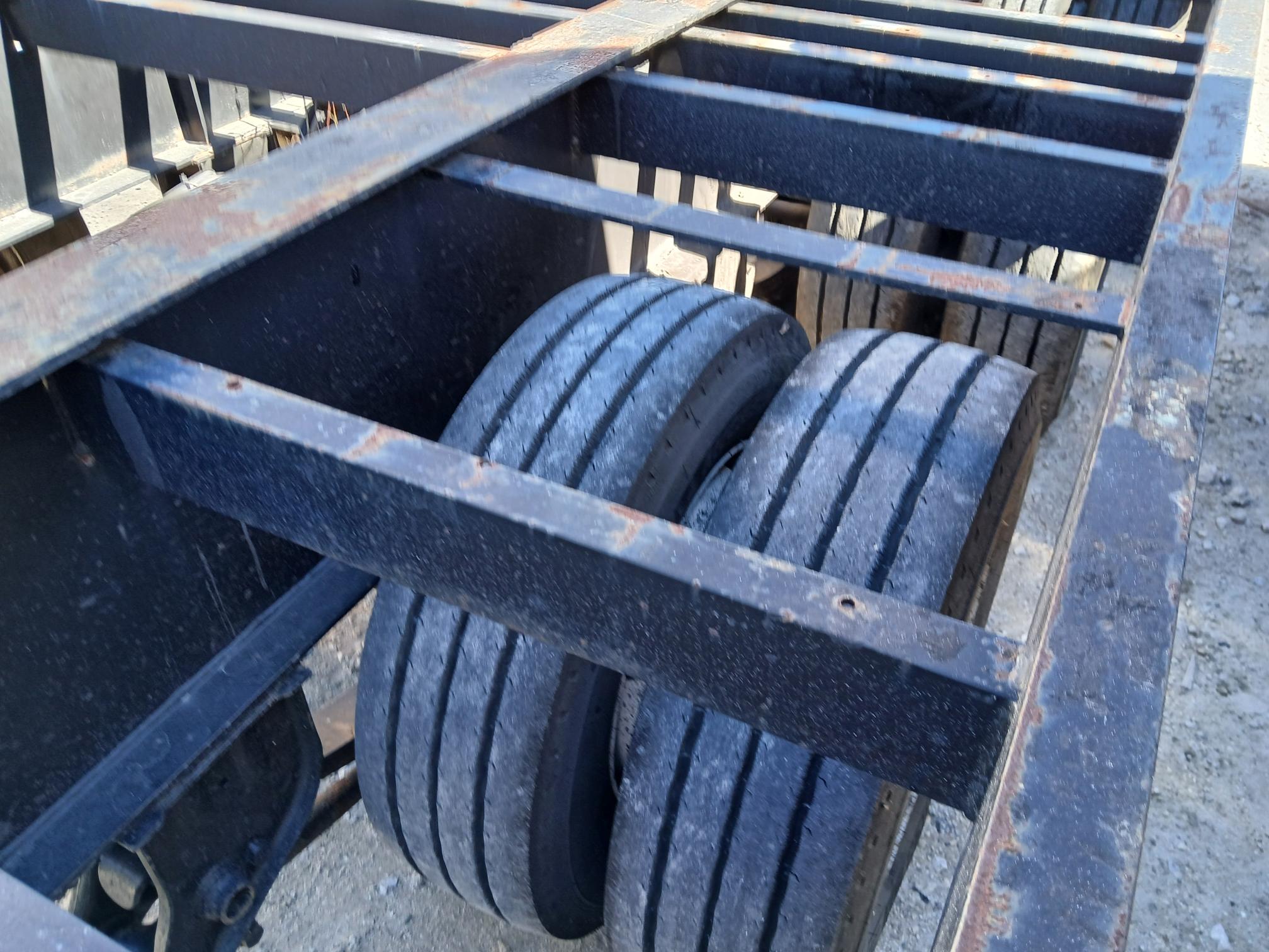 2017 KAUFMAN Tri-Axle - Image 11