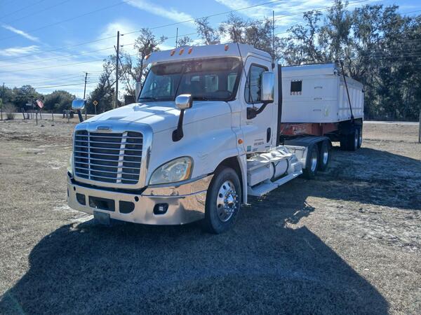 2011 FREIGHTLINER Cascadia