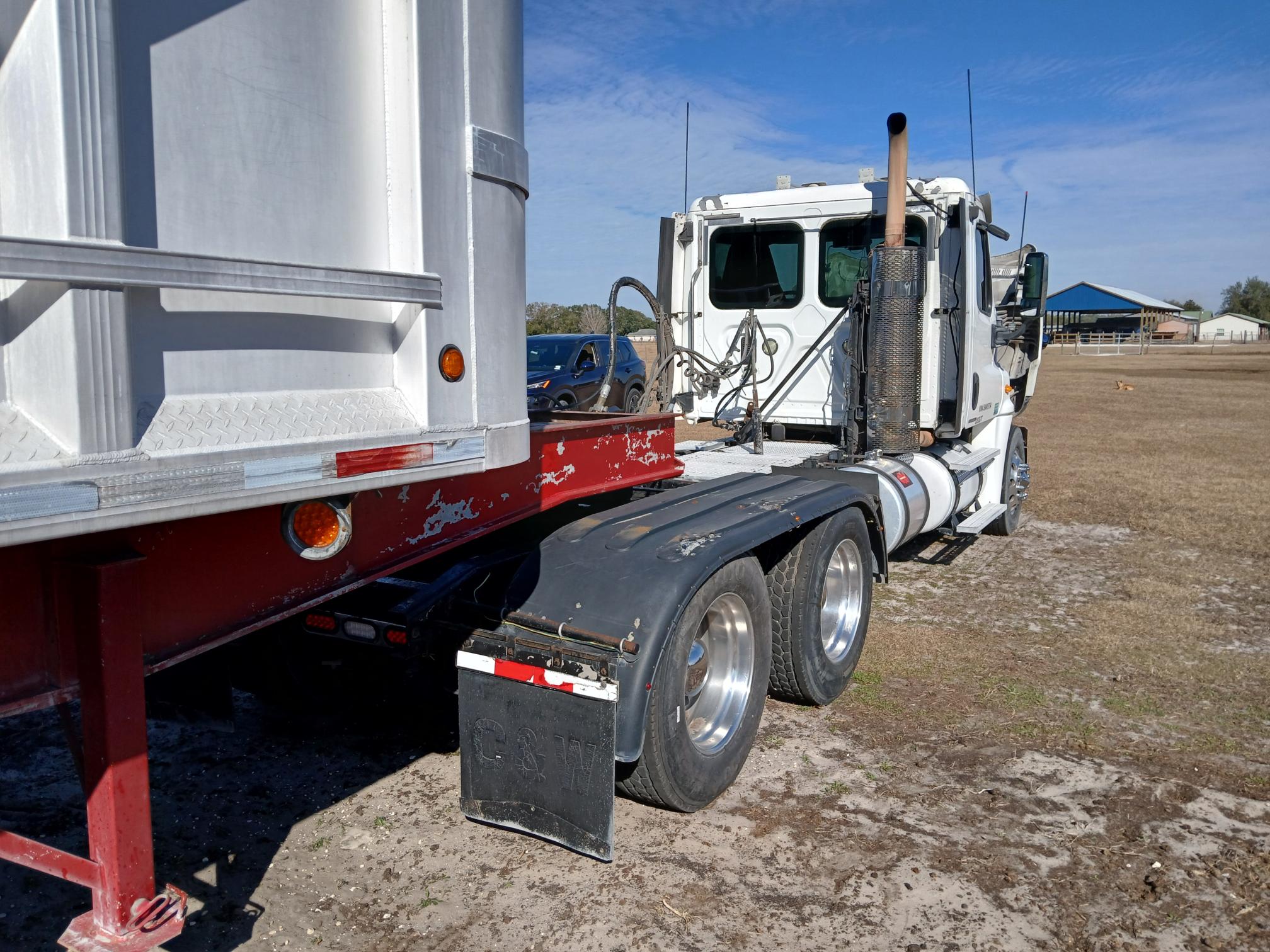 2011 FREIGHTLINER Cascadia - view 5 of 16