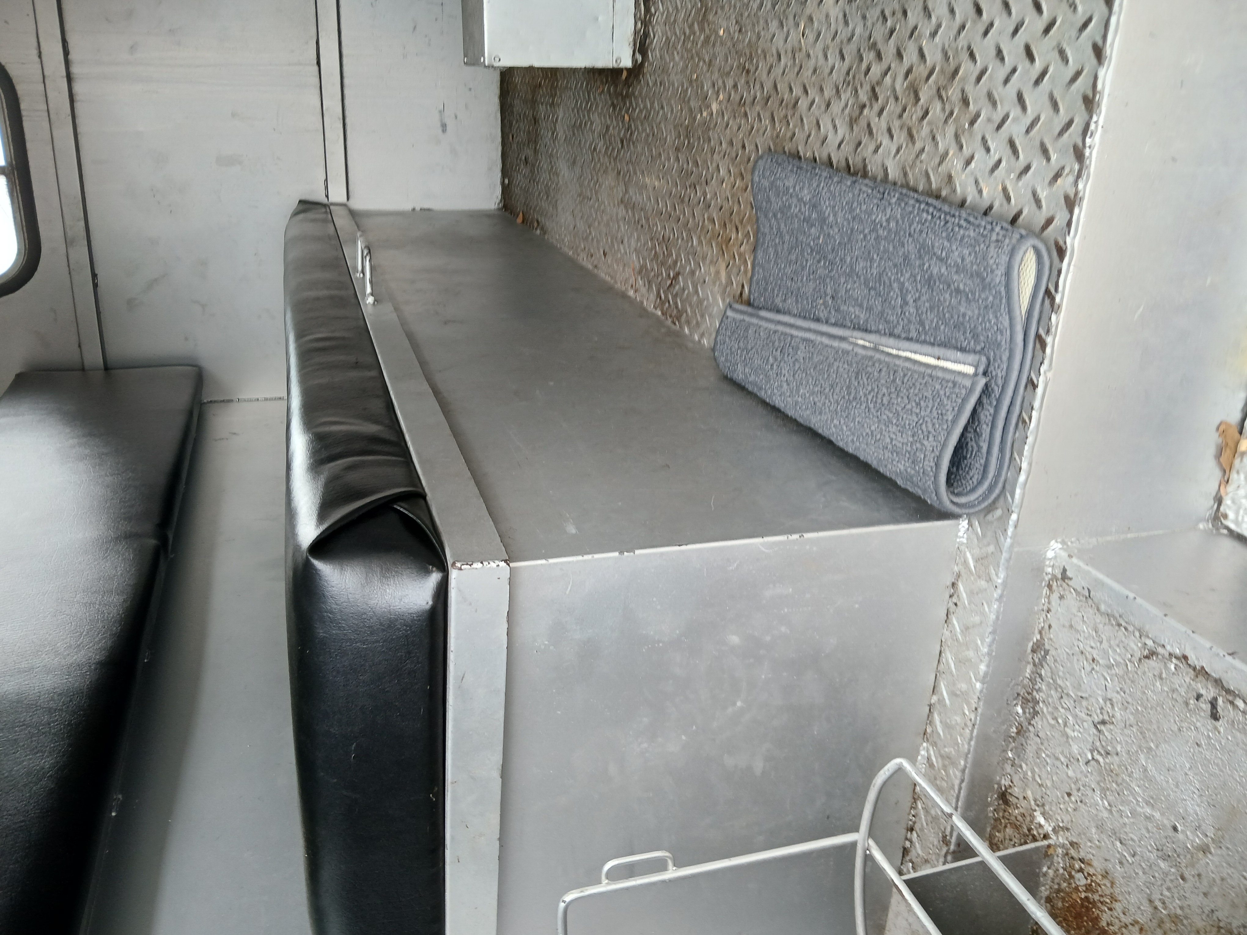 2005 GMC C6500 - Image 11