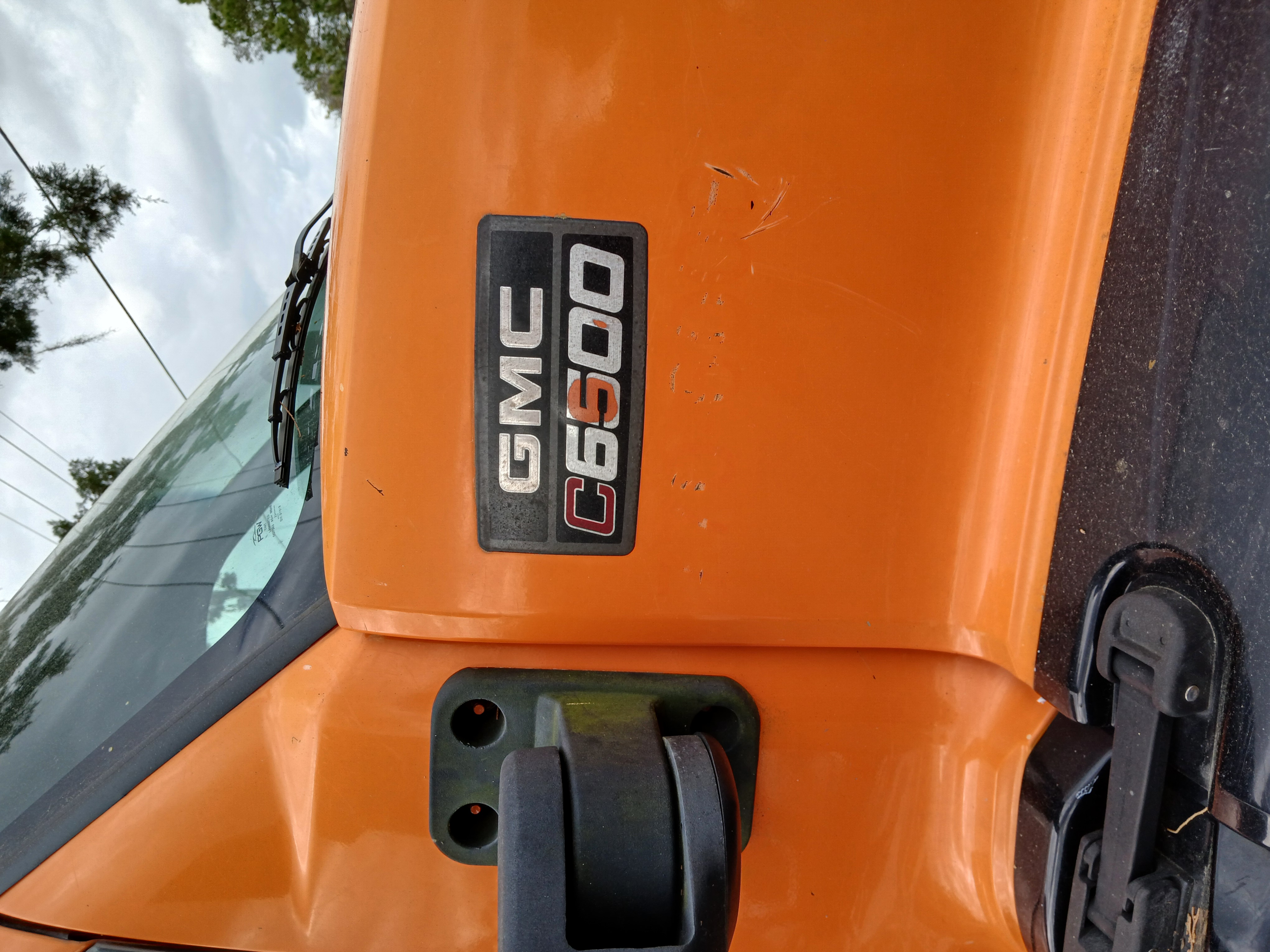 2005 GMC C6500 - view 2 of 12