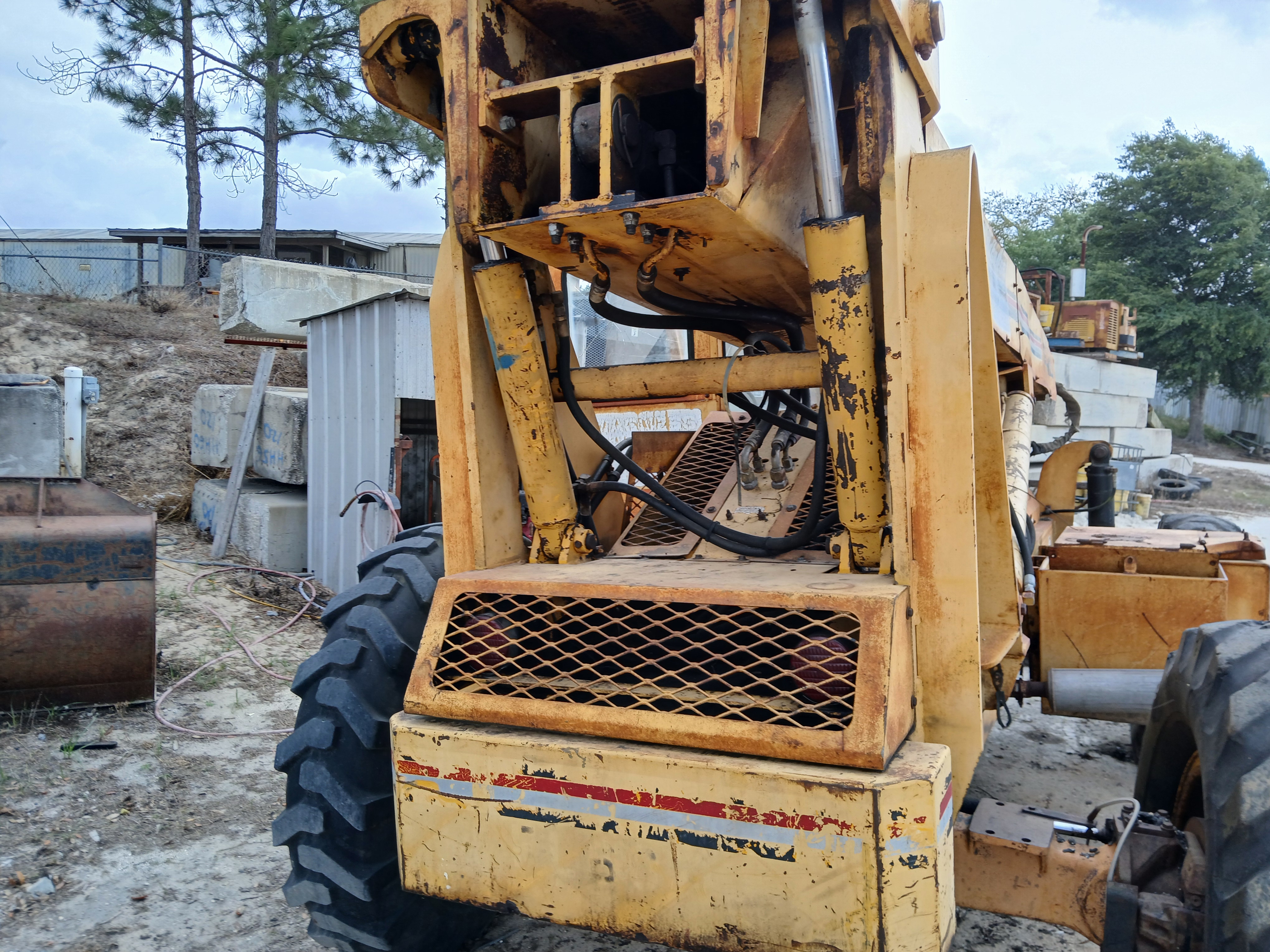 1998 GEHL 663 - Image 3