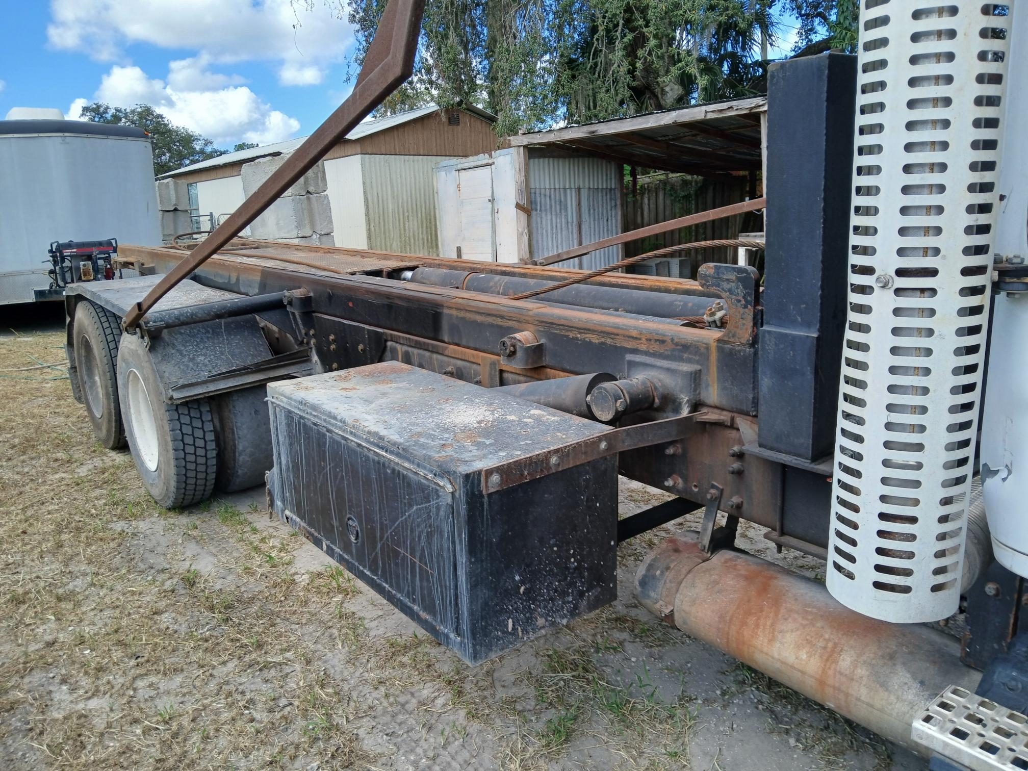 1995 WHITE/GMC WG - view 4 of 17