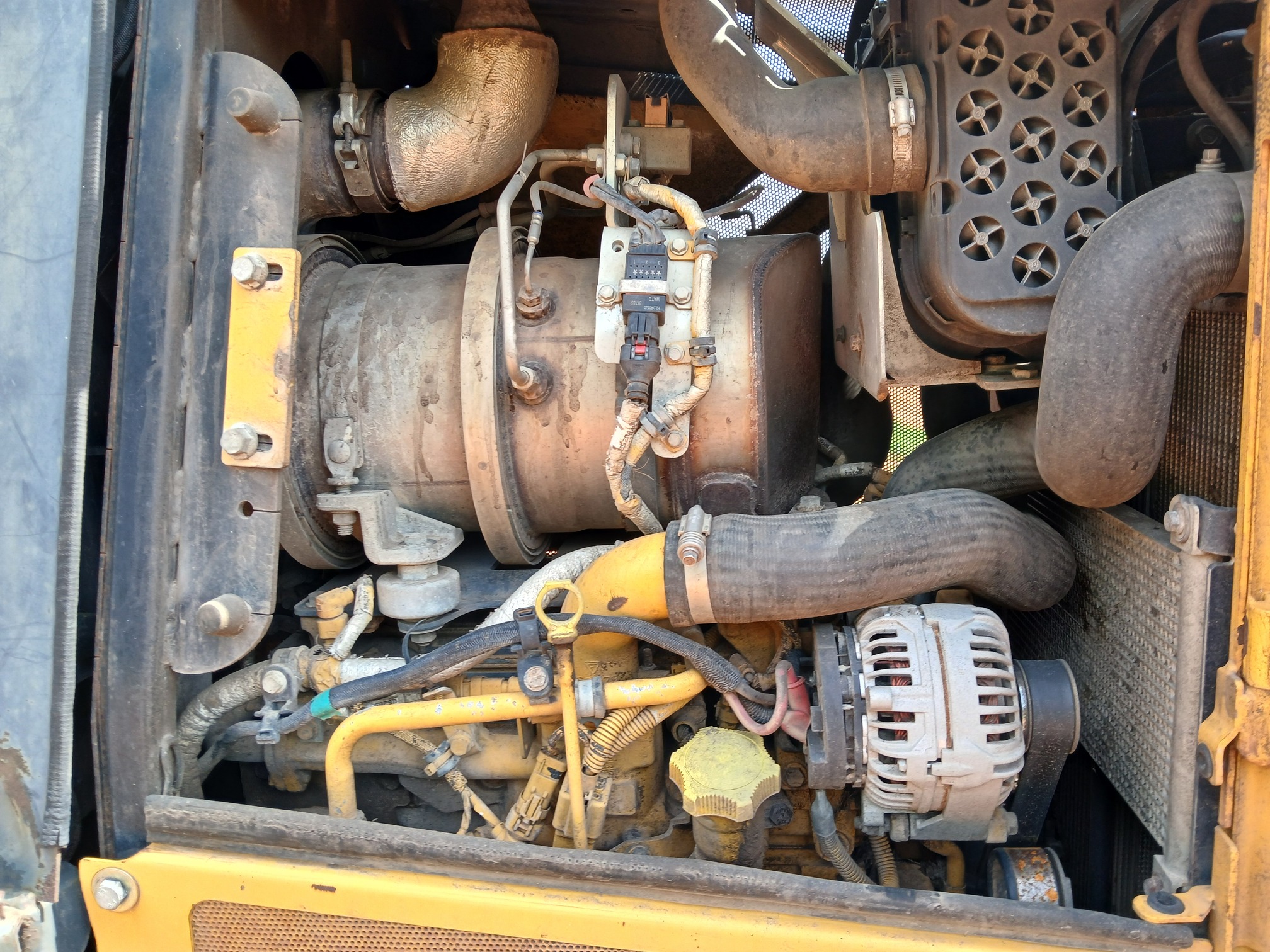 2015 DEERE 650K - Image 13