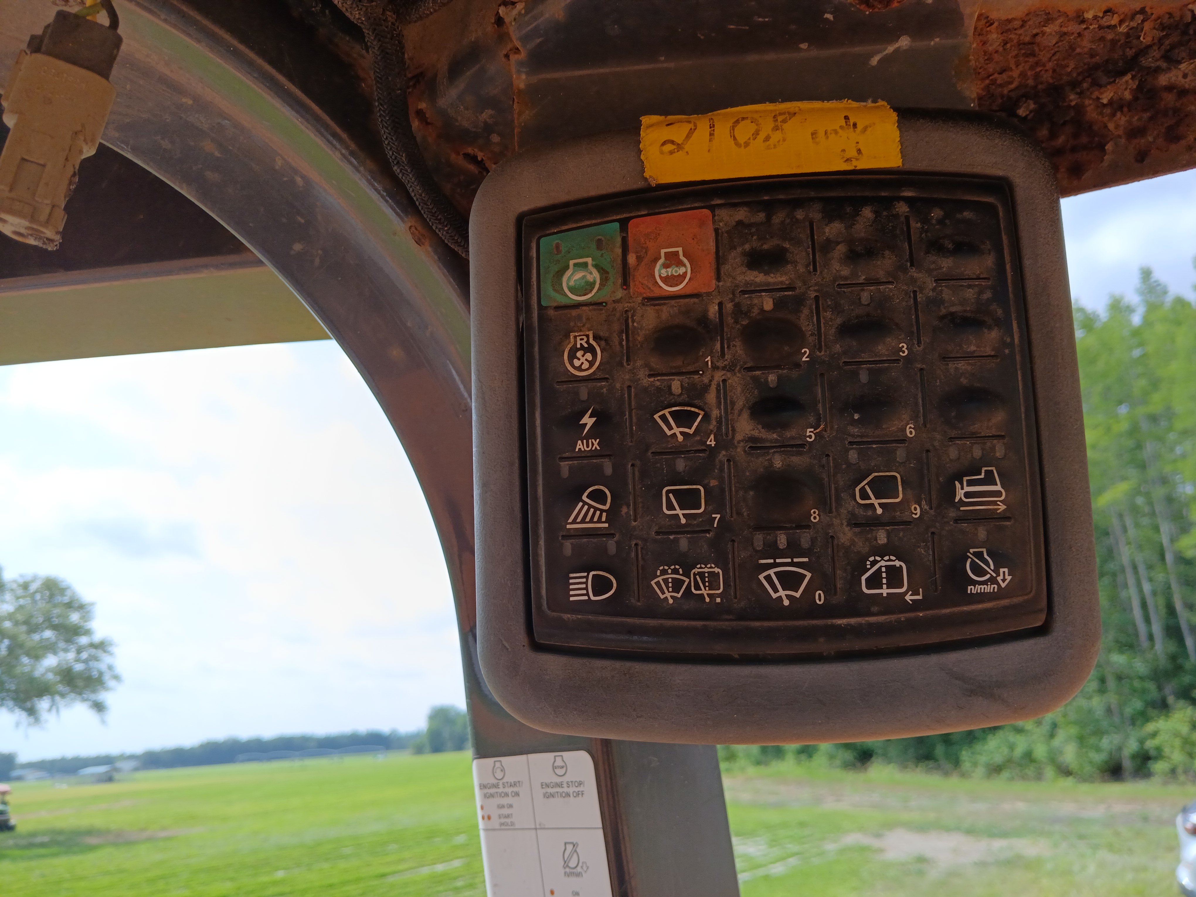 2015 DEERE 650K - Image 17