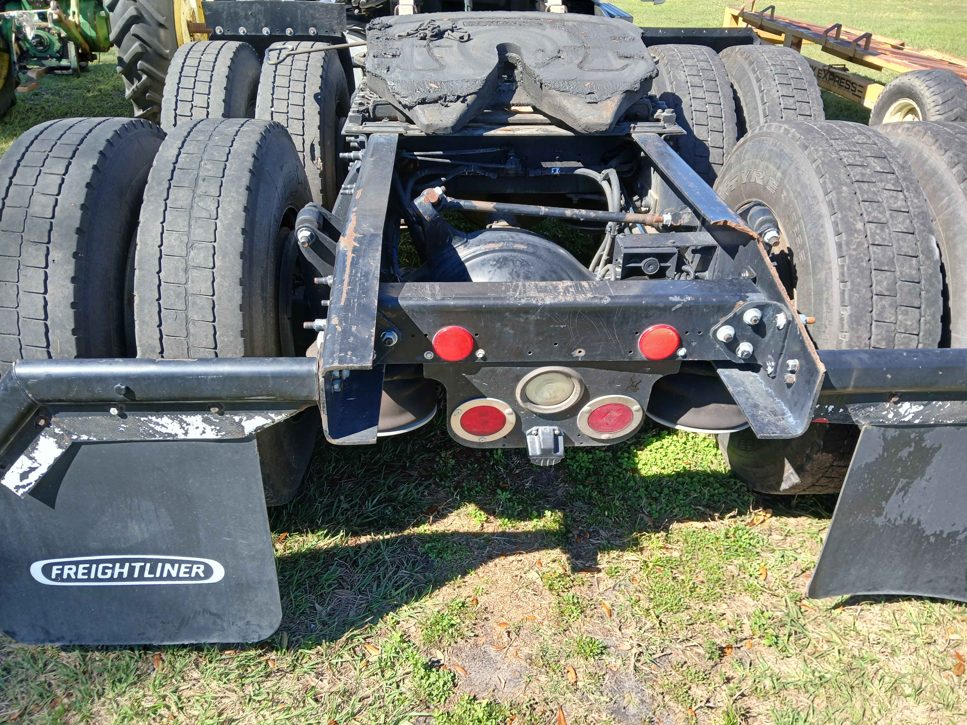 2014 FREIGHTLINER Cascadia - view 6 of 15