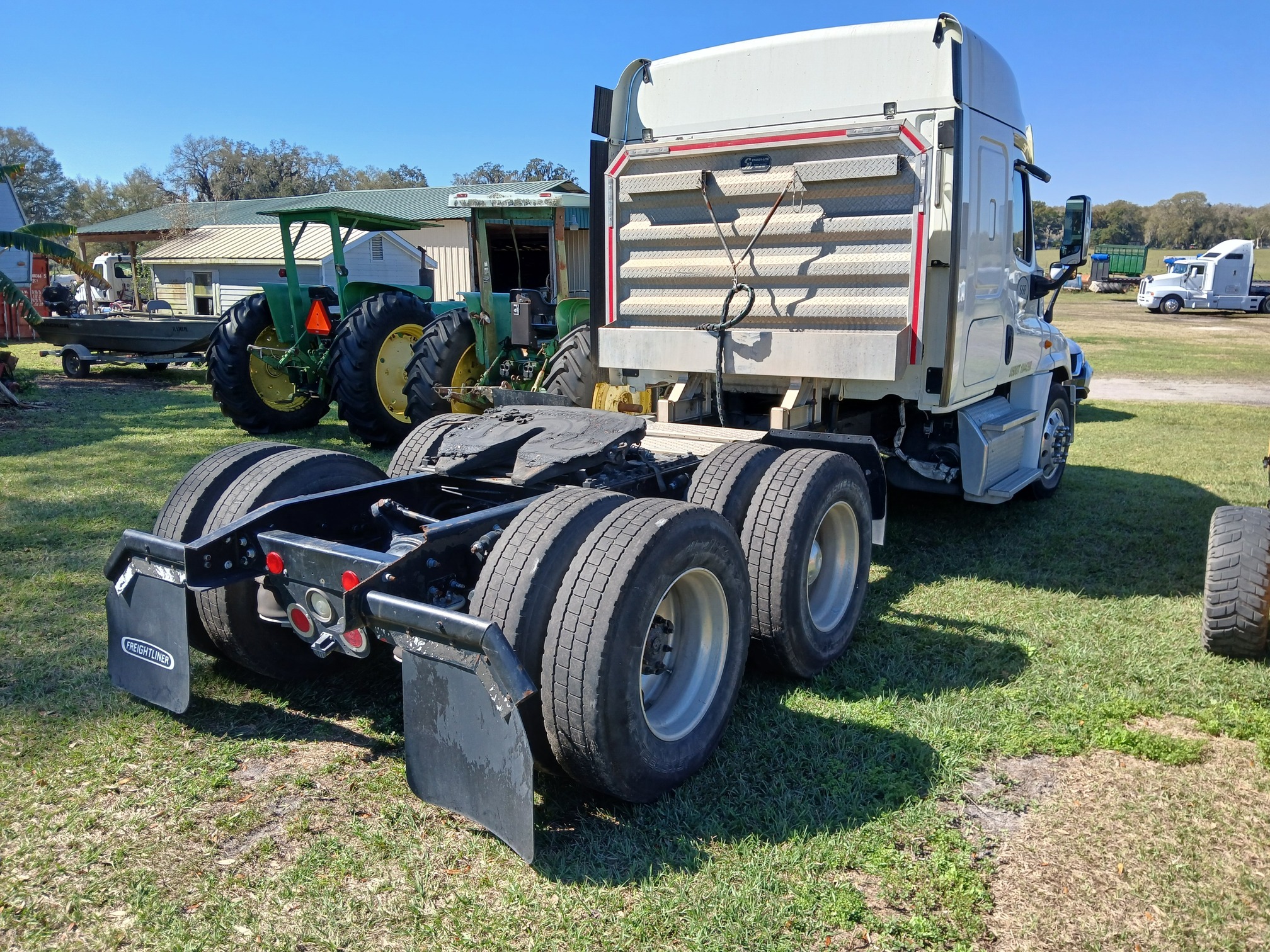 2014 FREIGHTLINER Cascadia - Image 3