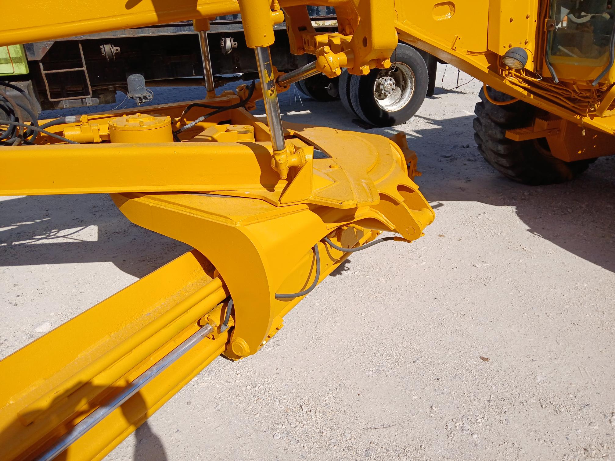 1983 JOHN DEERE 670A - view 11 of 11