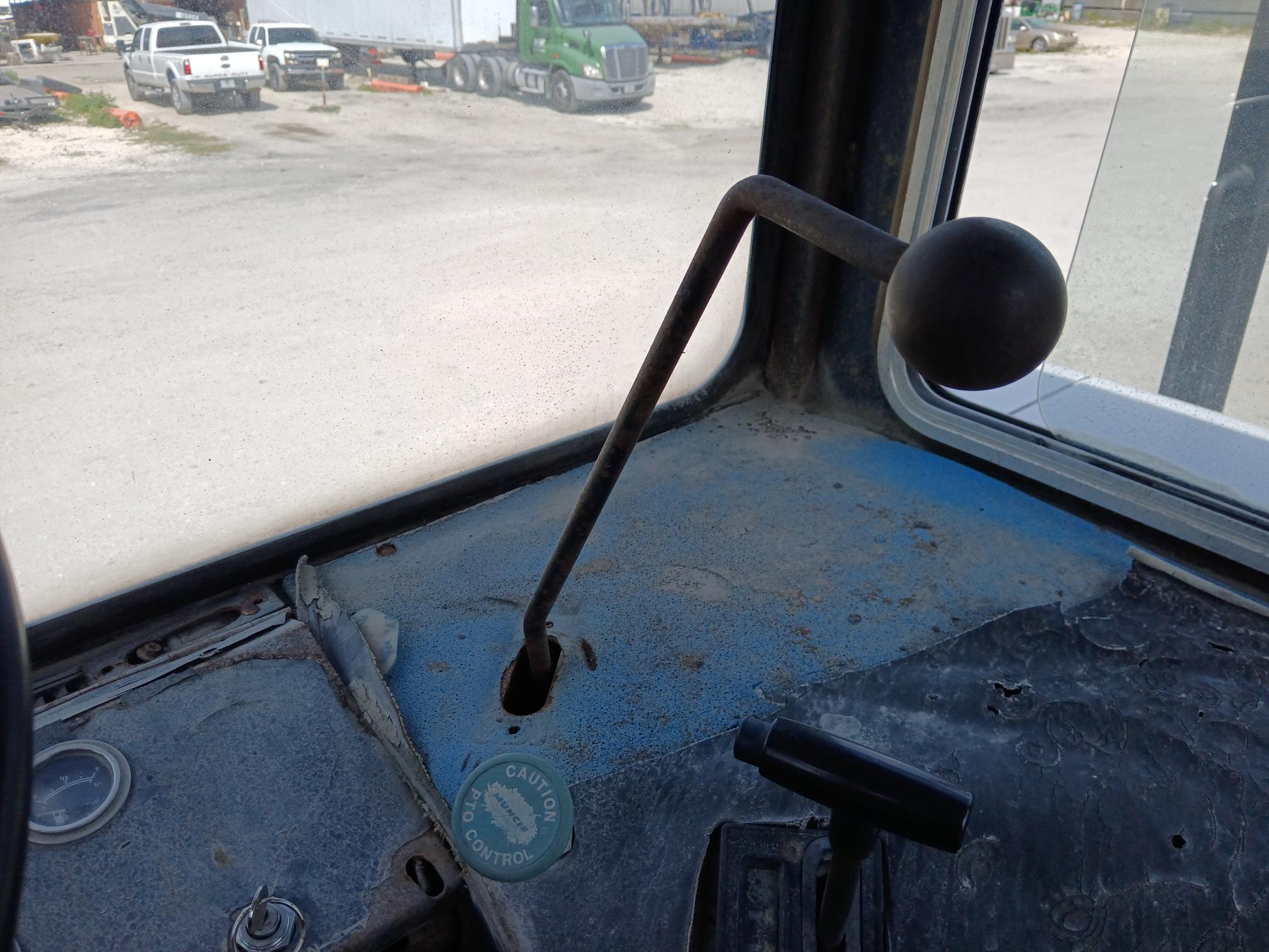 1996 CAPACITY BJ 5000 0FF HIGHWAY - view 3 of 10