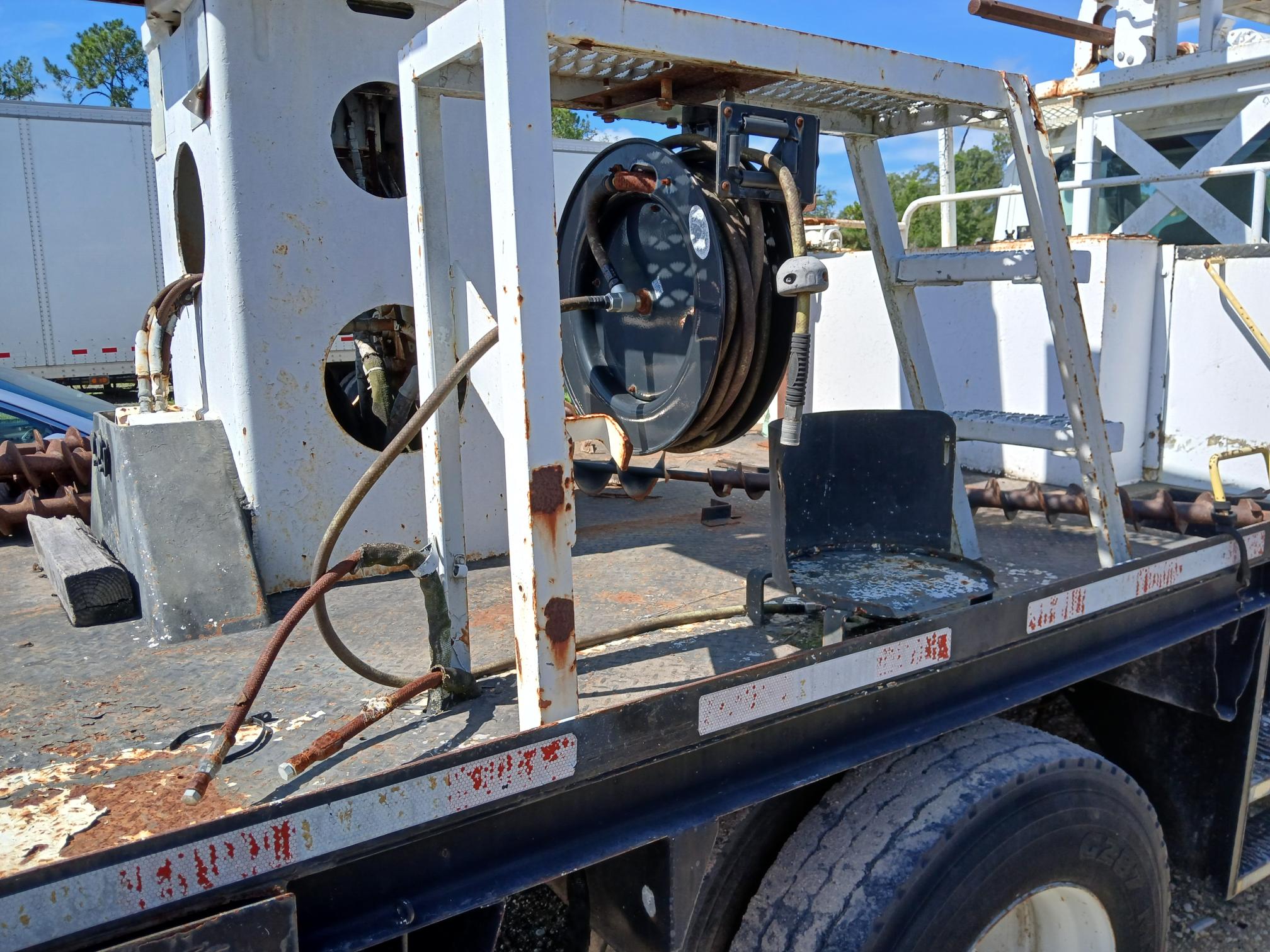 2002 INTERNATIONAL 4300 - Image 11