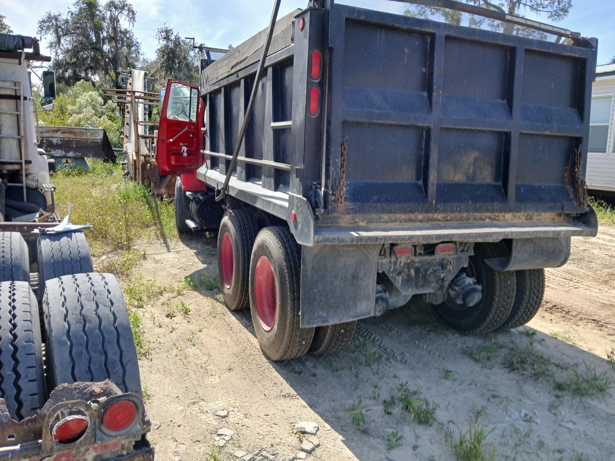 1991 FORD L8000 - view 2 of 15