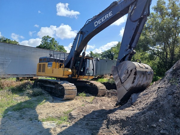 2017 DEERE 470G LC