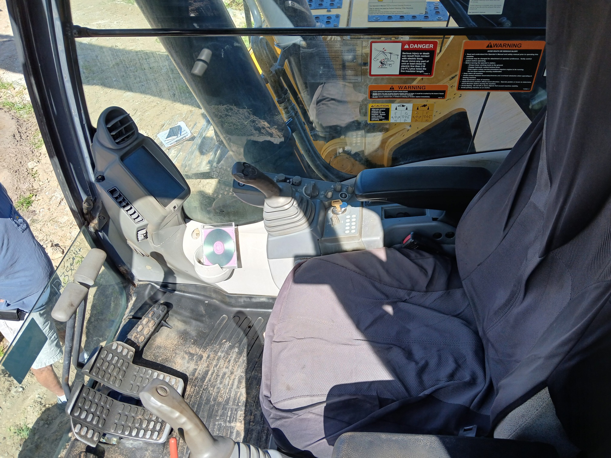 2017 DEERE 470G LG - Image 9