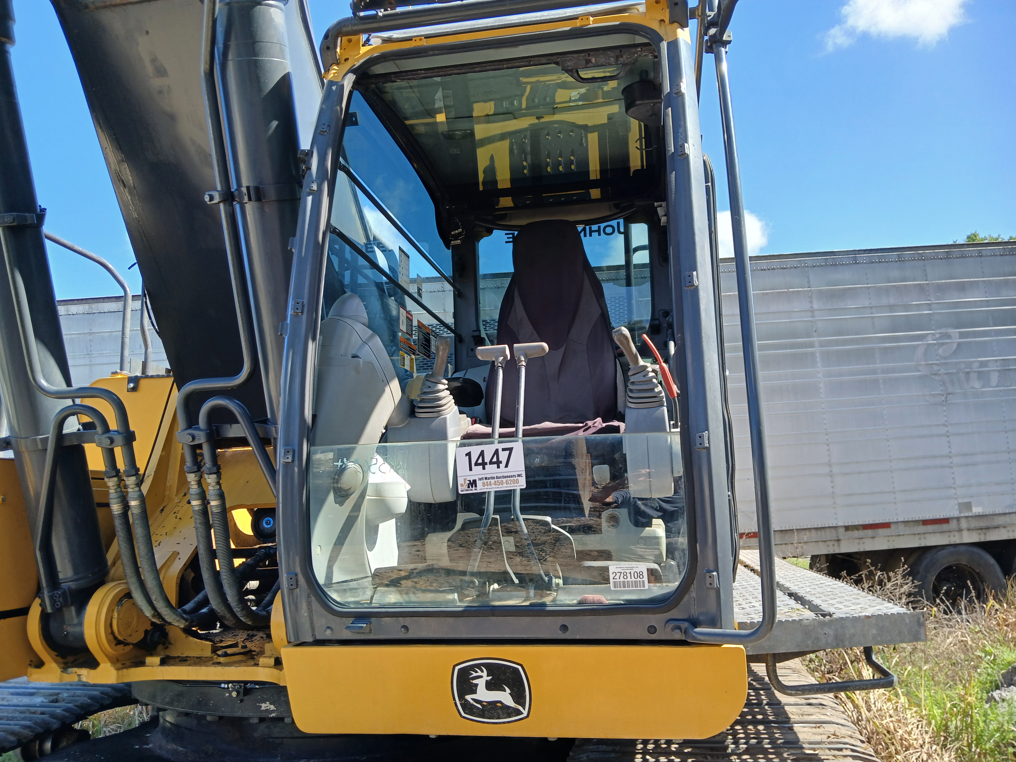 2017 DEERE 470G LG - Image 4