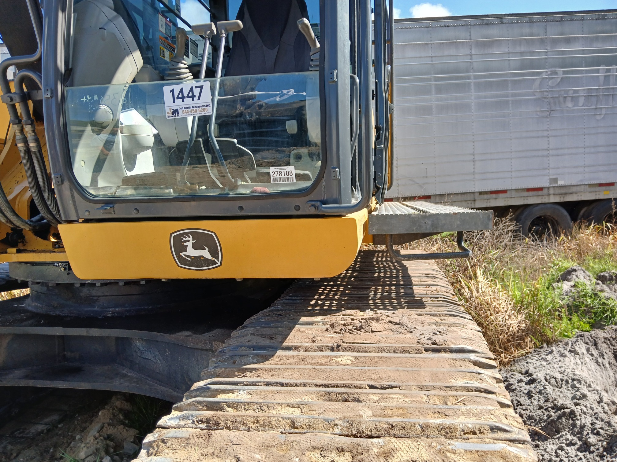 2017 DEERE 470G LG - Image 8