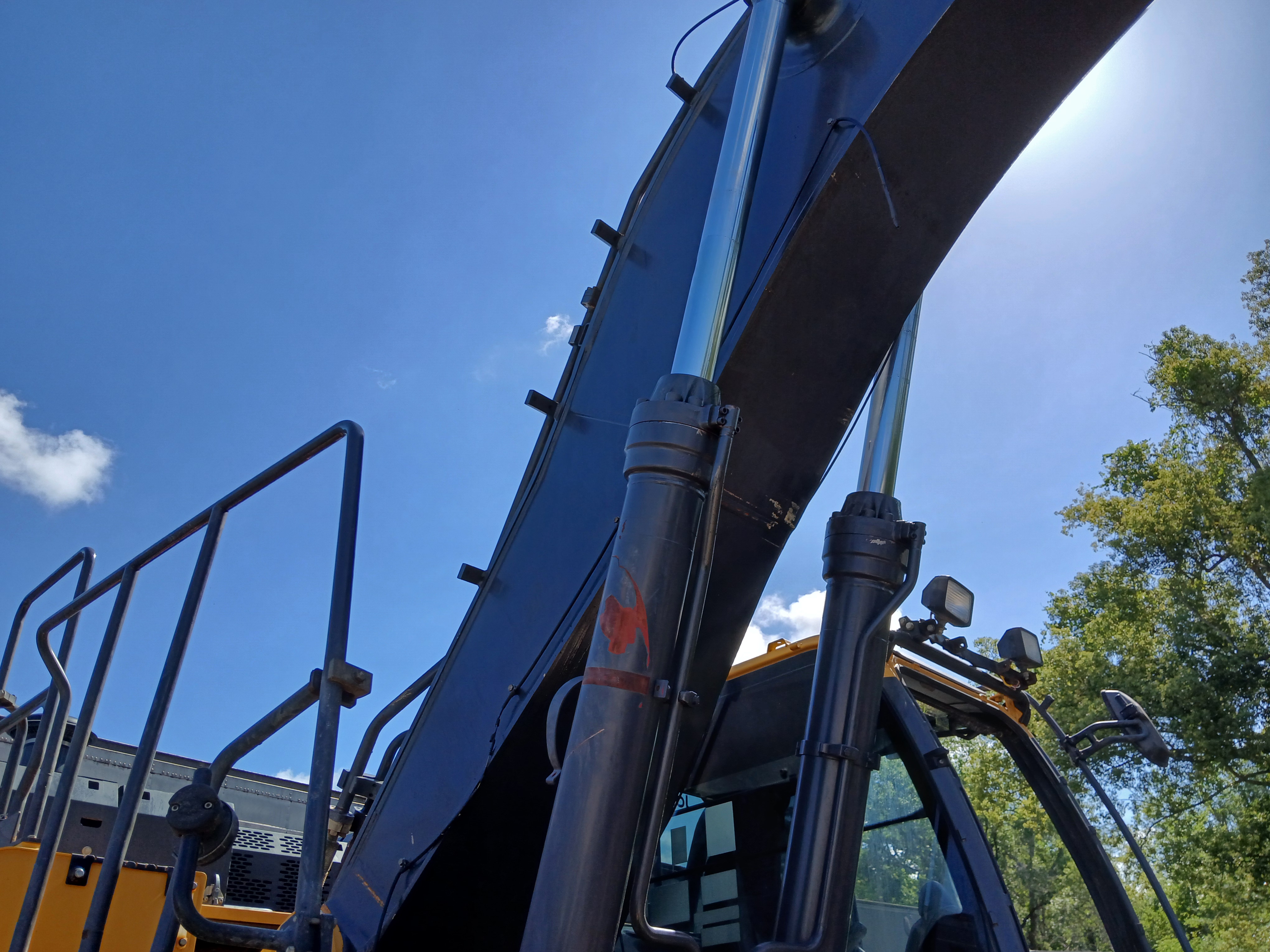 2017 DEERE 470G LG - Image 6