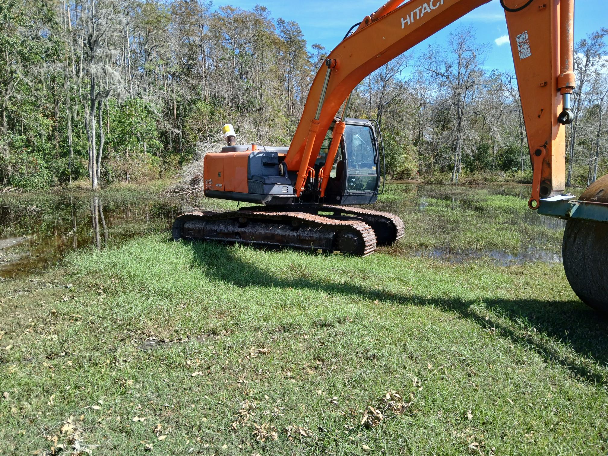 2014 HITACHI 210LC 5N - view 2 of 19