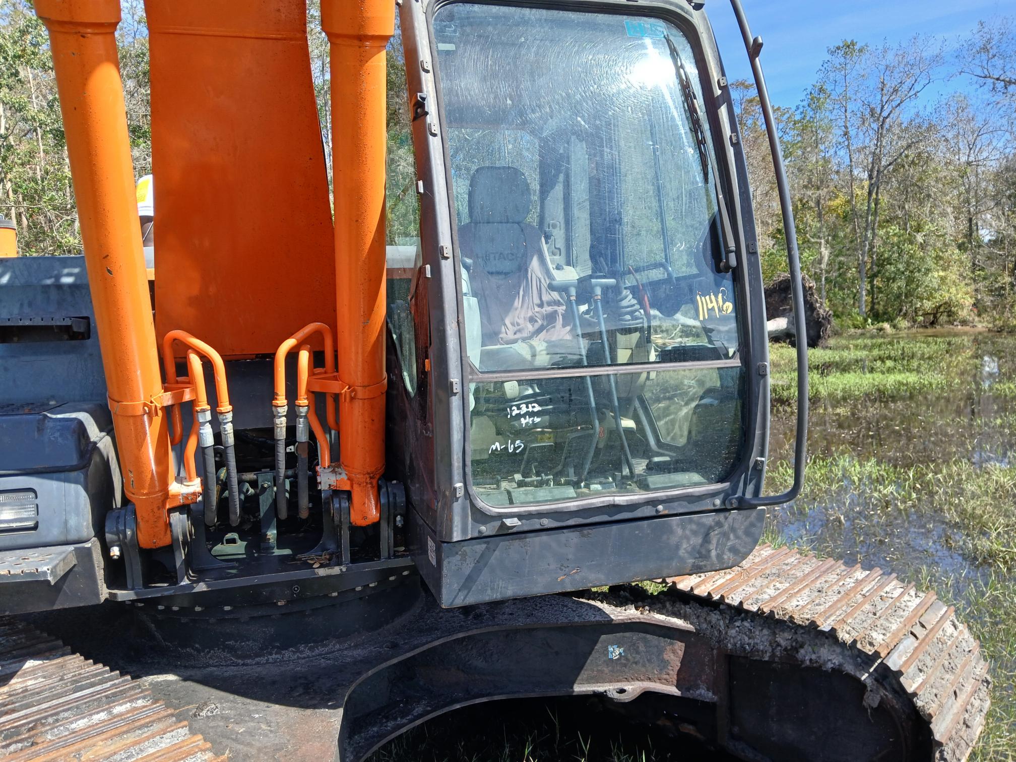 2014 HITACHI 210LC 5N - view 3 of 19