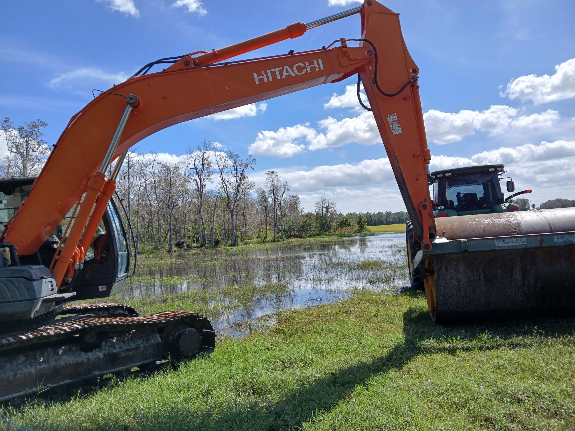 2014 HITACHI 210LC 5N - Image 8