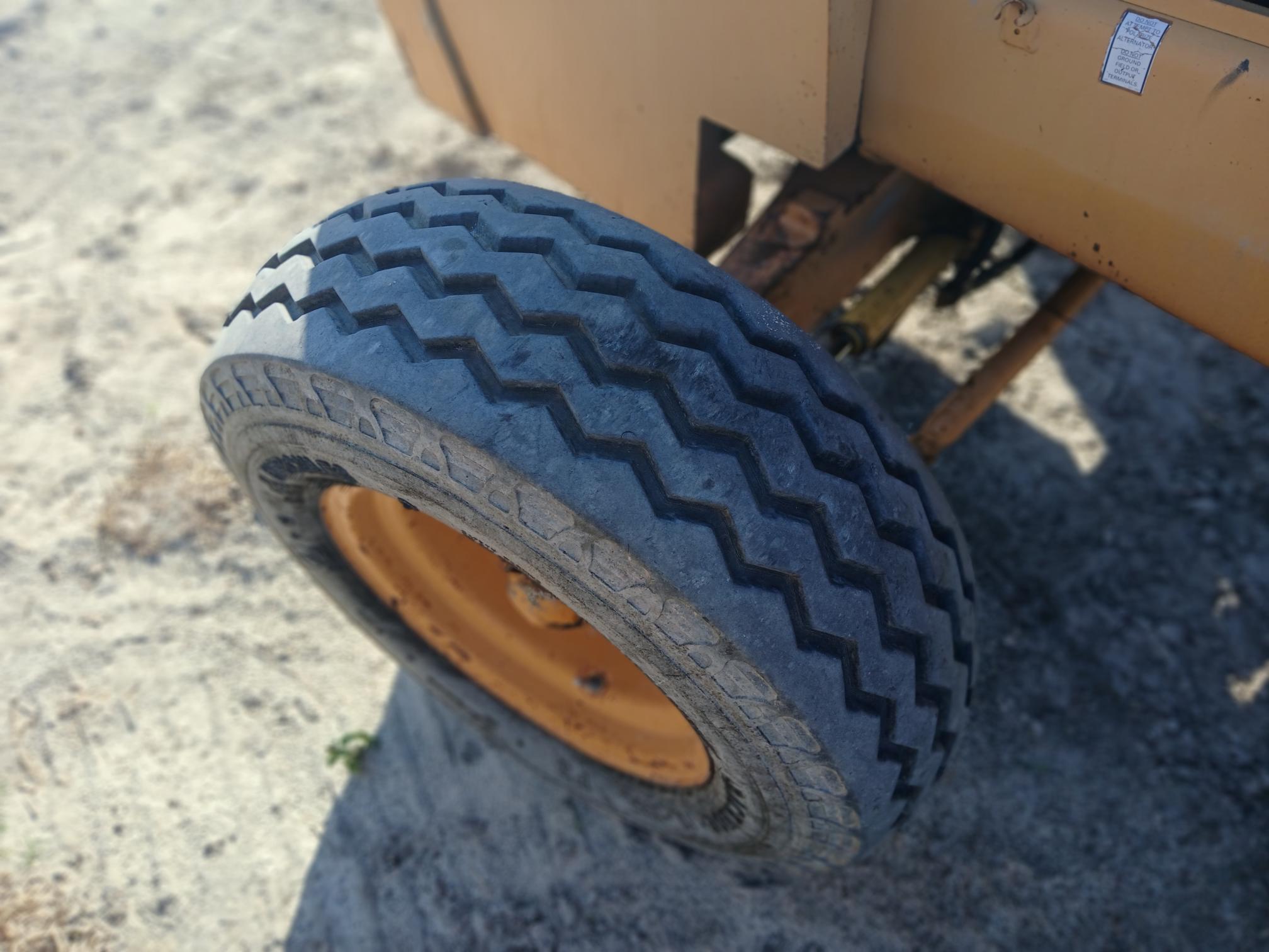 1992 CASE 586E - Image 4