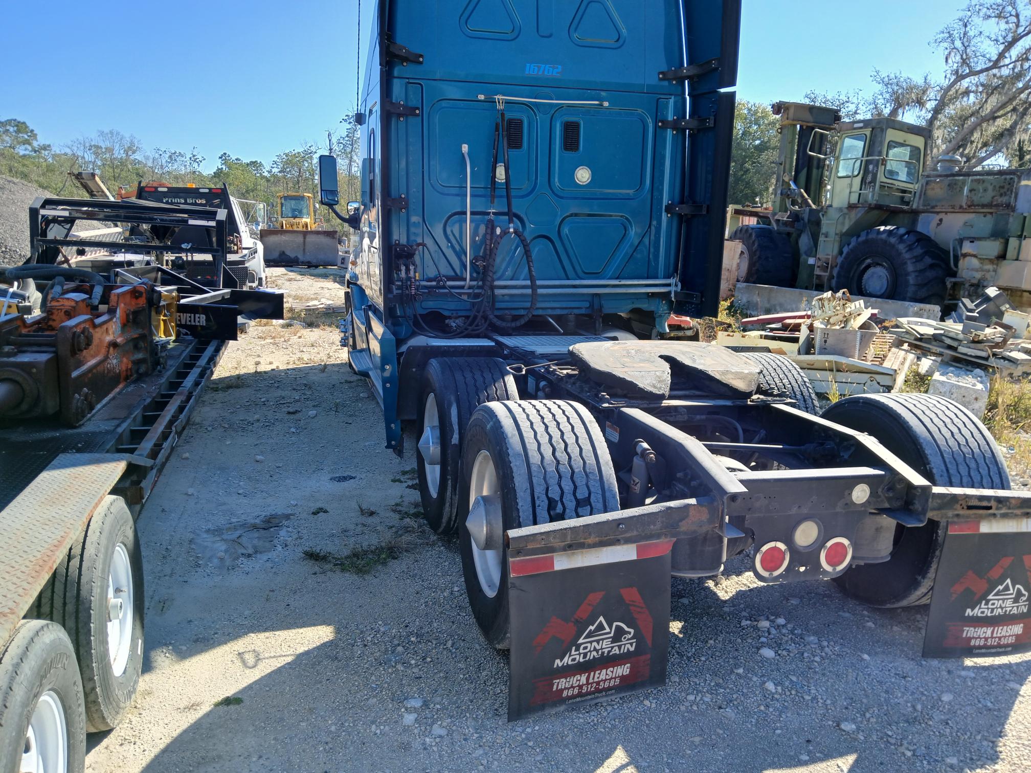 2012 FREIGHTLINER Columbia - Image 3