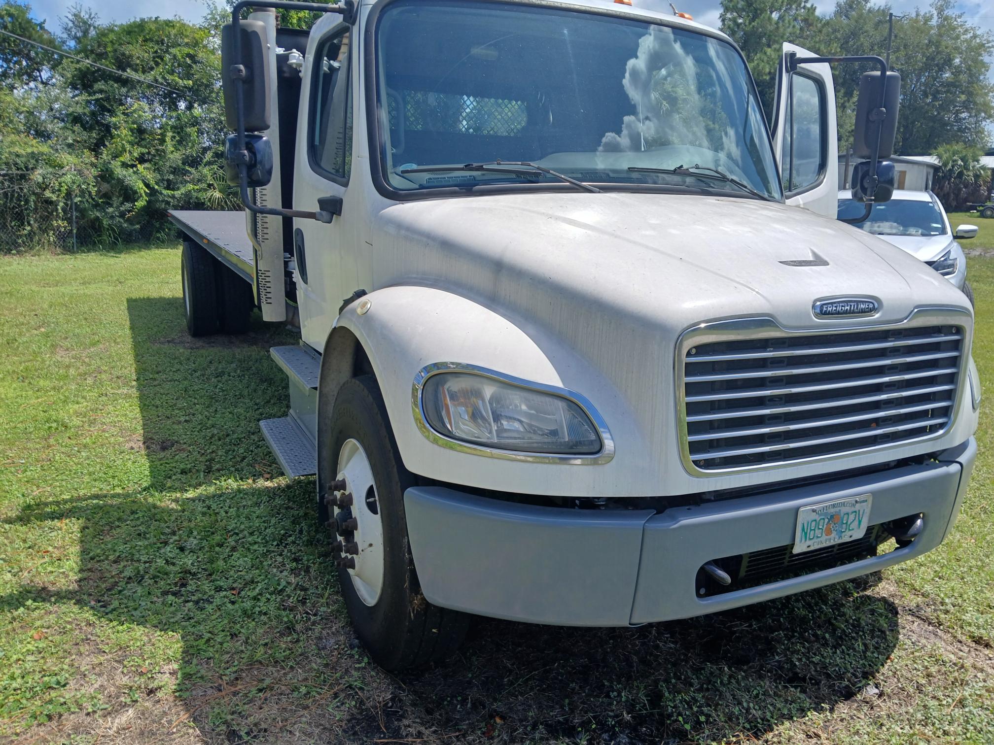2016 FREIGHTLINER M2 106