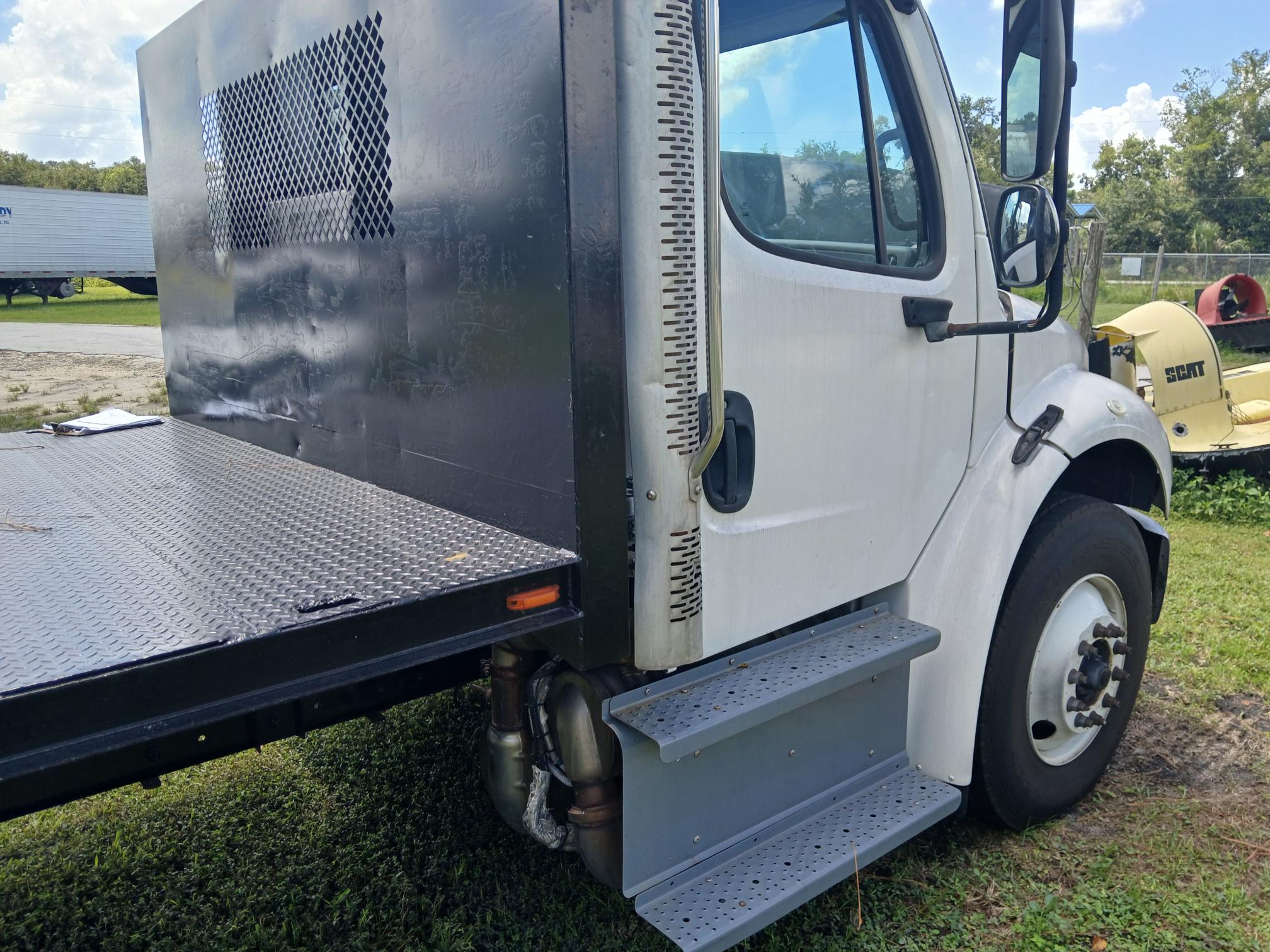 2016 FREIGHTLINER M2 106 - Image 8