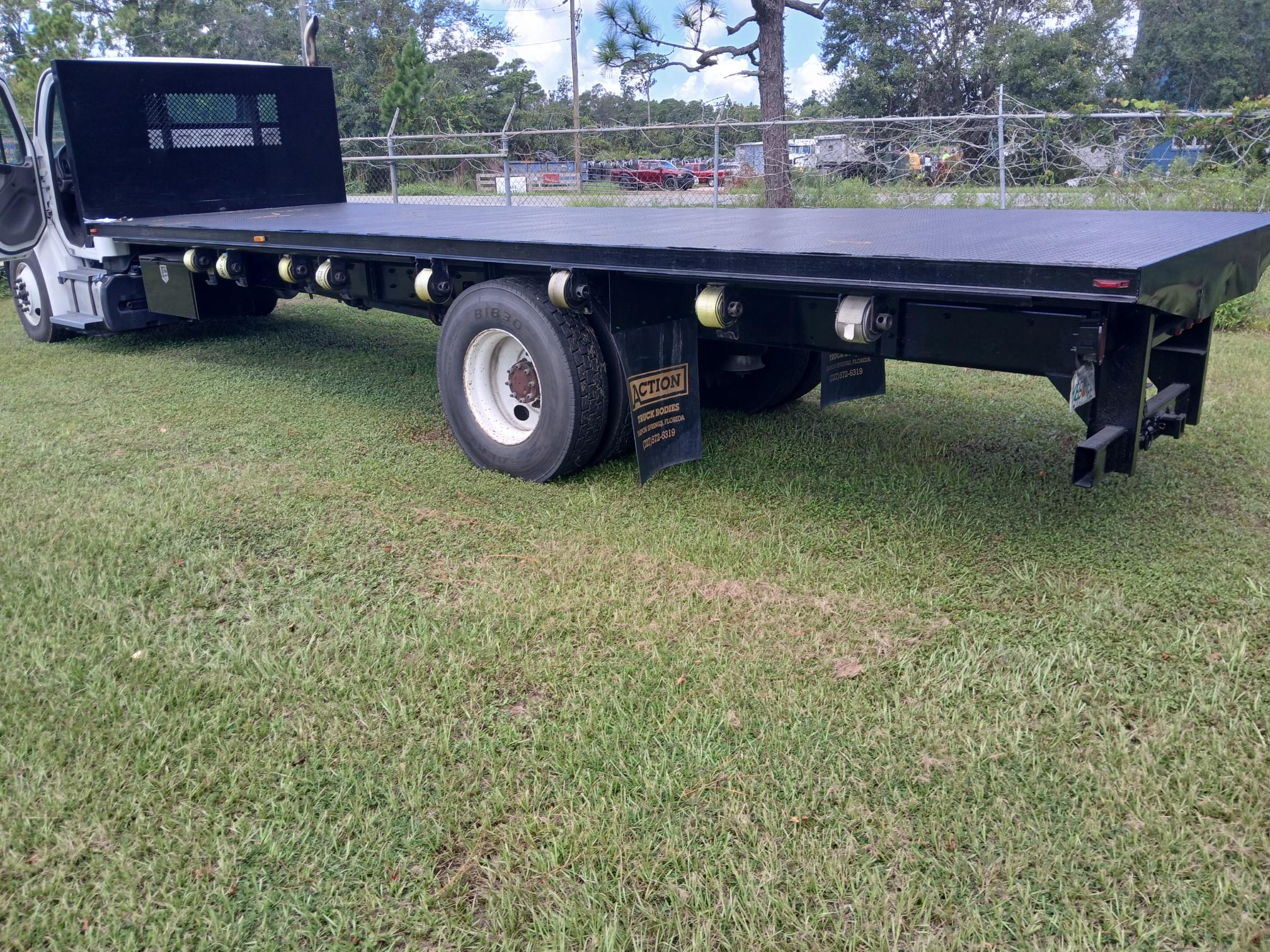 2016 FREIGHTLINER M2 106 - Image 4